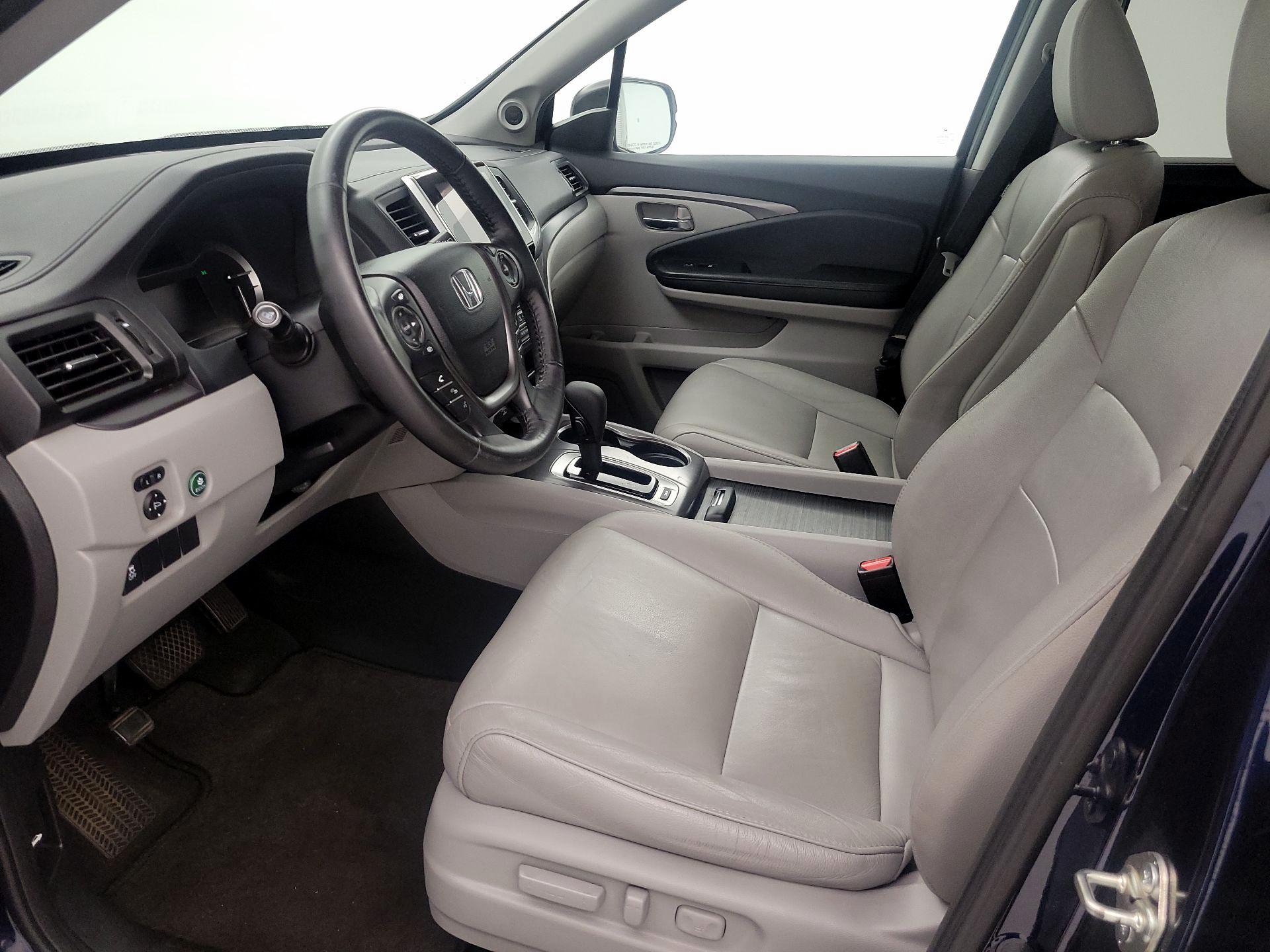 Thumbnail: 2017 Honda Pilot - 11