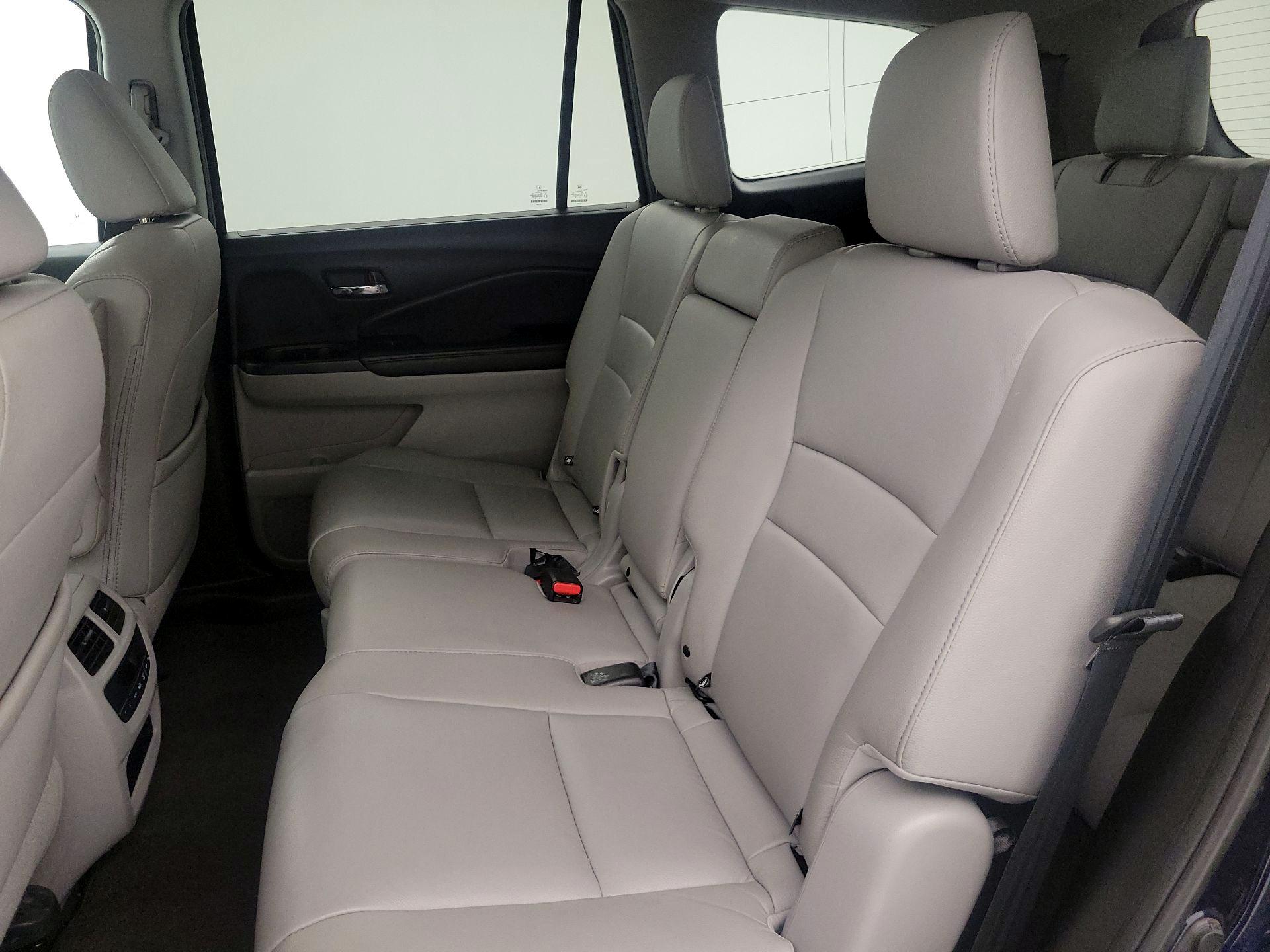 Thumbnail: 2017 Honda Pilot - 20