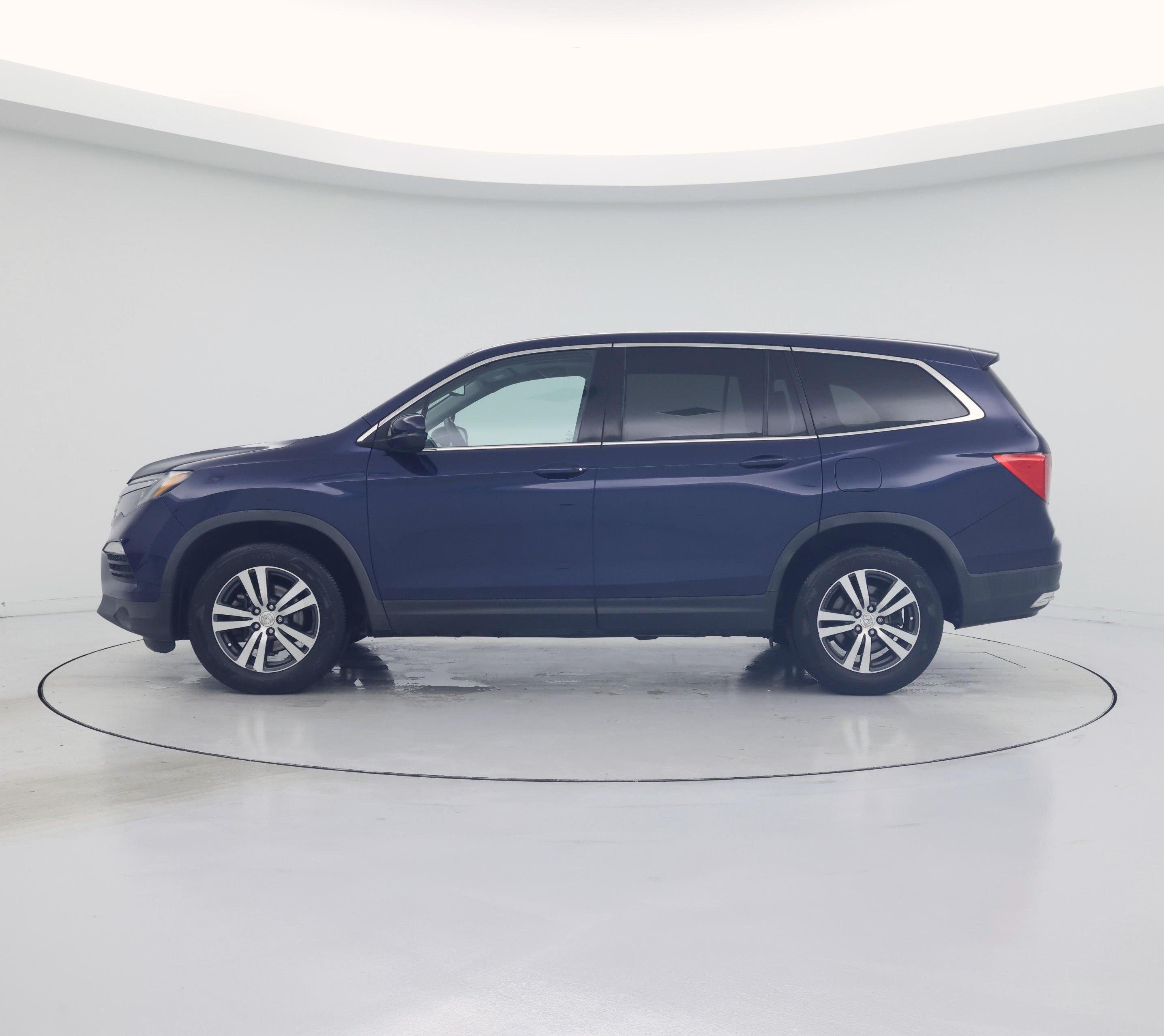 Thumbnail: 2017 Honda Pilot - 3