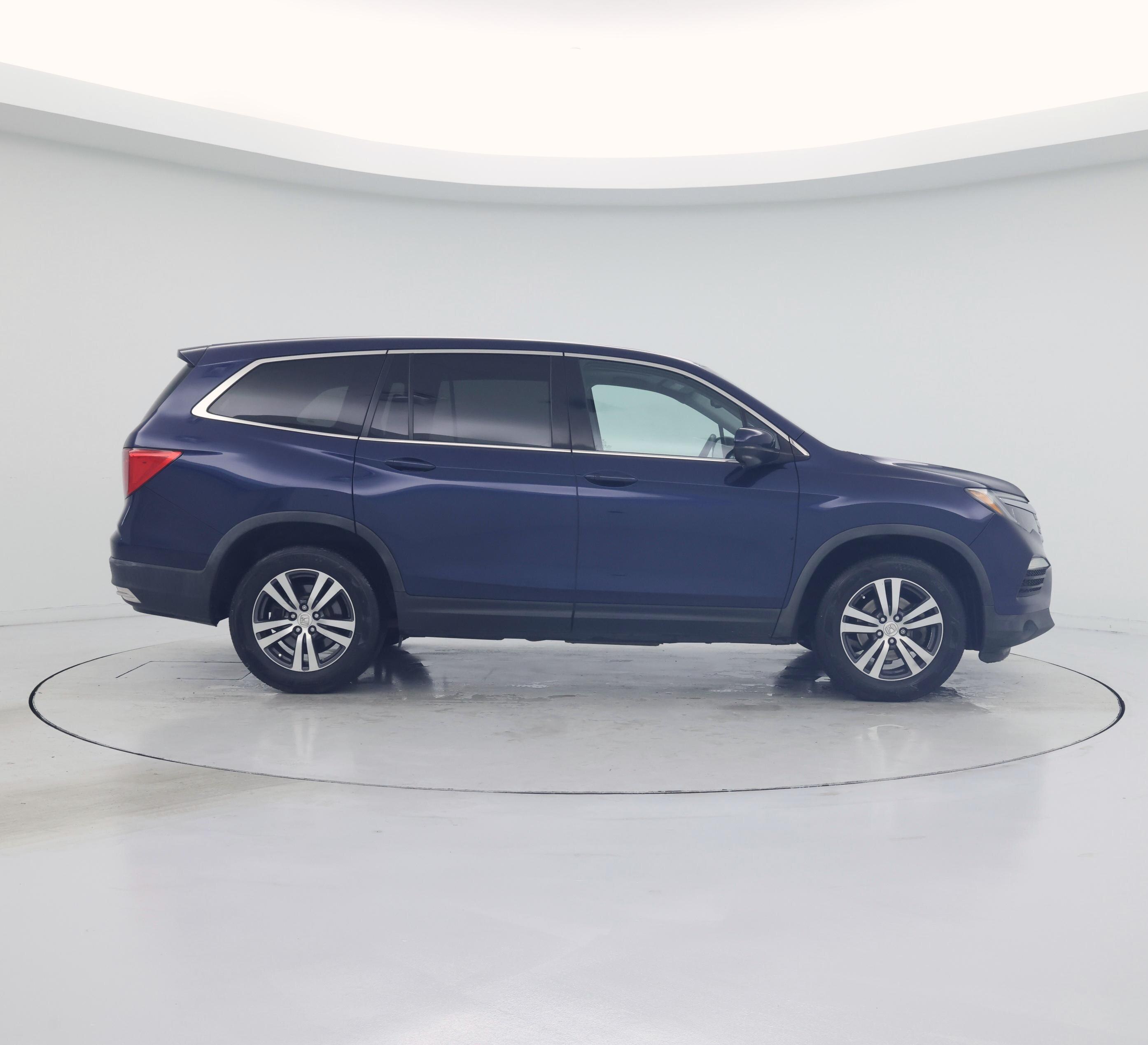 Thumbnail: 2017 Honda Pilot - 7