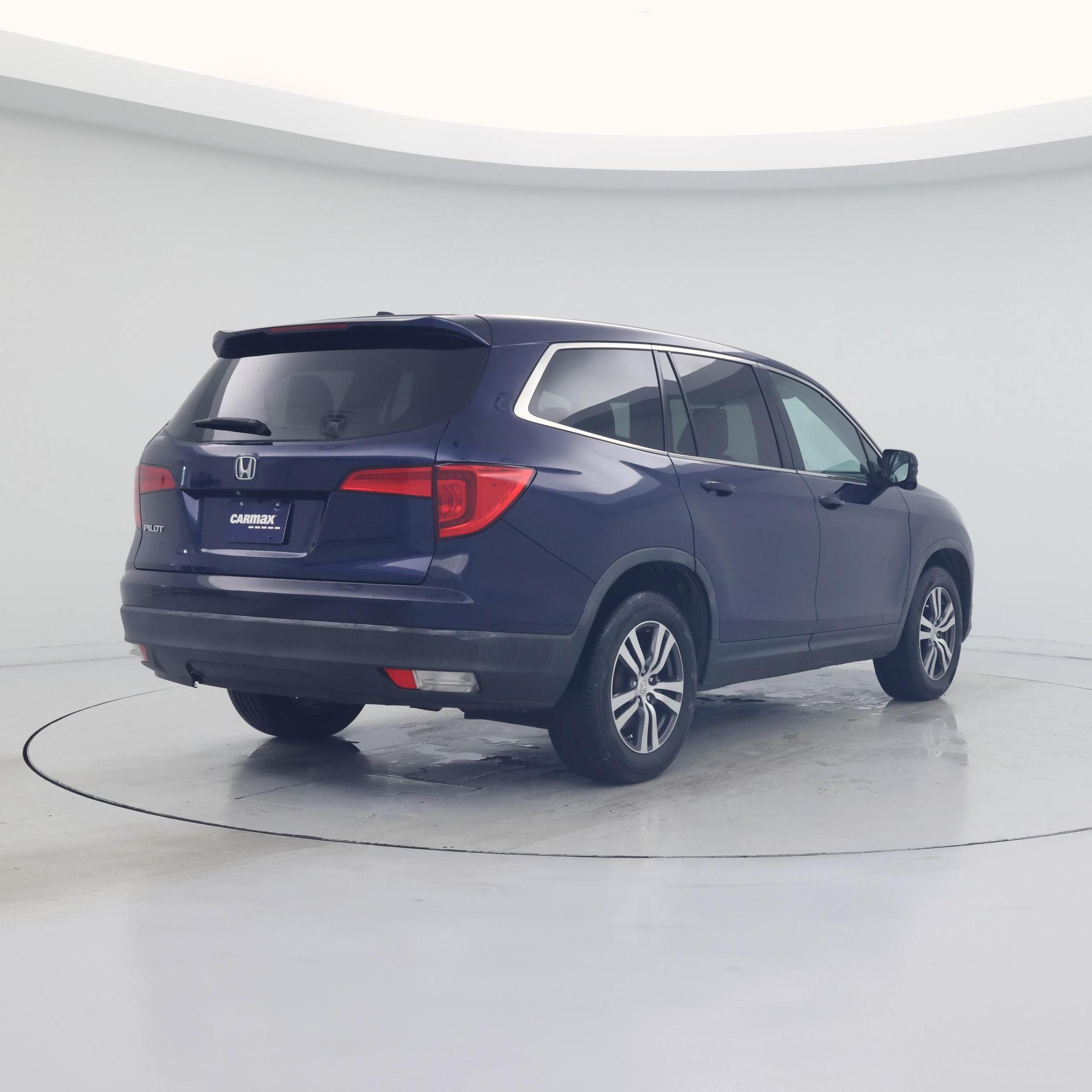 Thumbnail: 2017 Honda Pilot - 8
