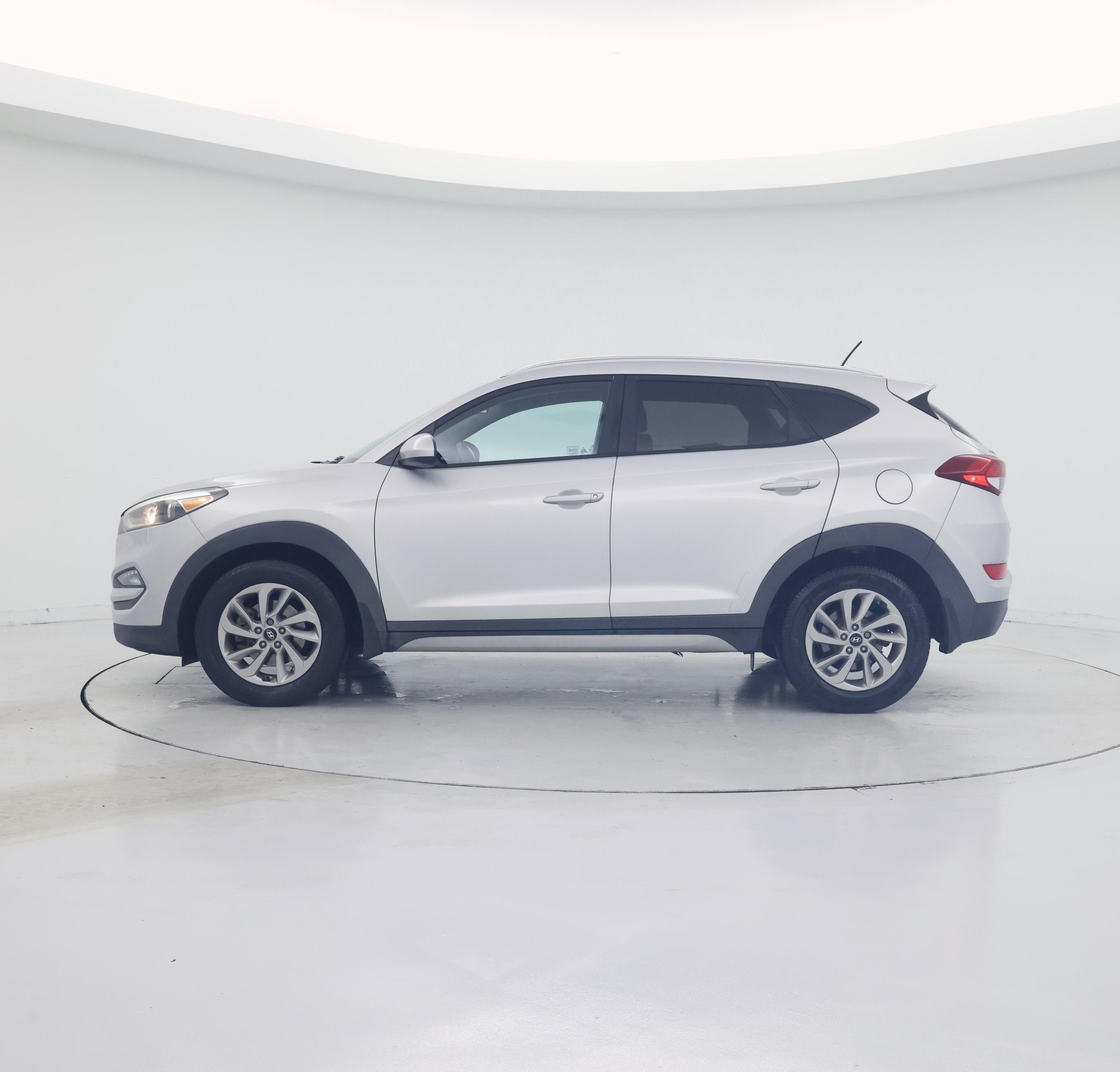 Thumbnail: 2017 Hyundai Tucson - 3