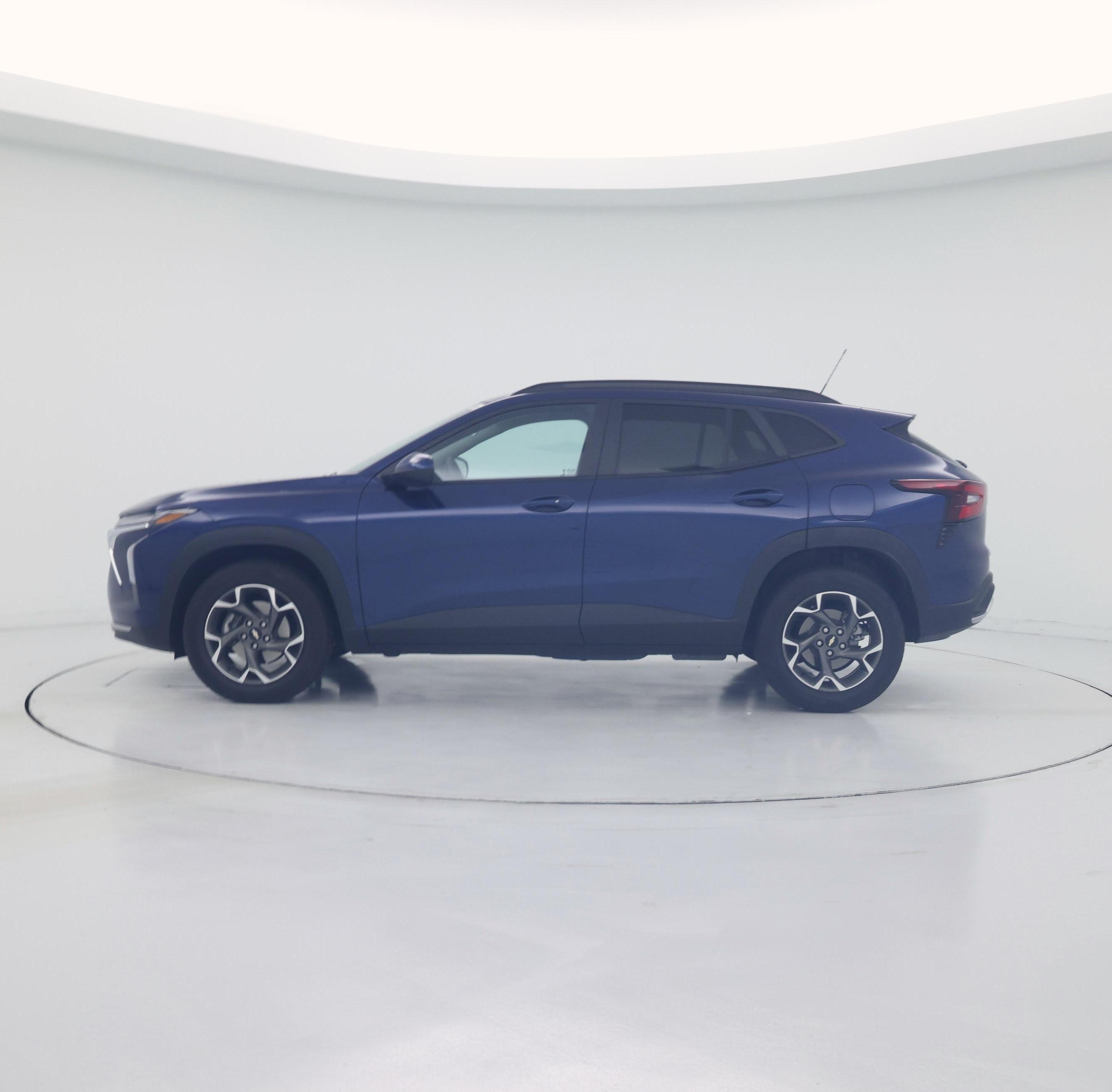 Thumbnail: 2024 Chevrolet Trax - 3