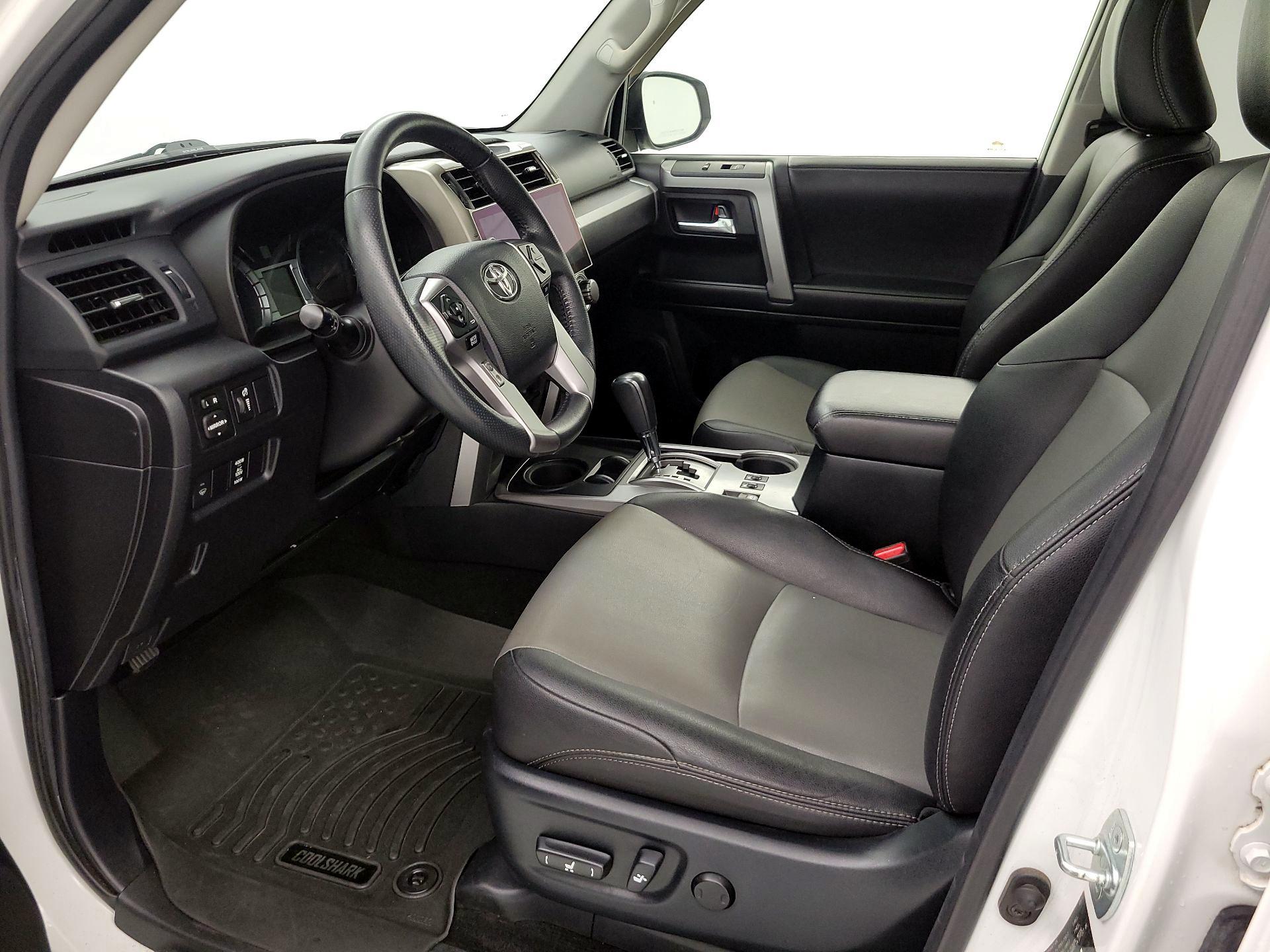 Thumbnail: 2017 Toyota 4Runner - 11