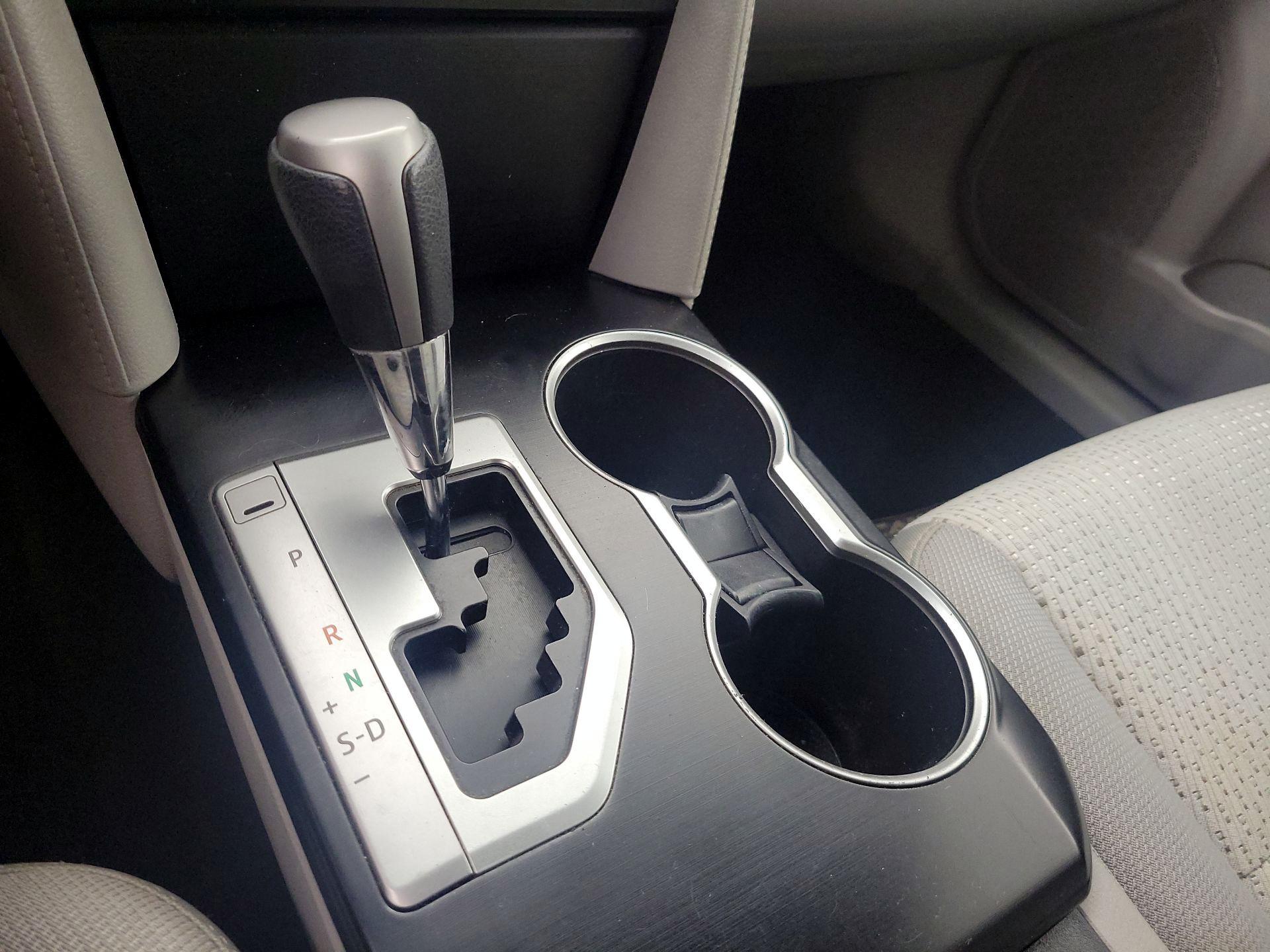 Thumbnail: 2014 Toyota Camry - 17
