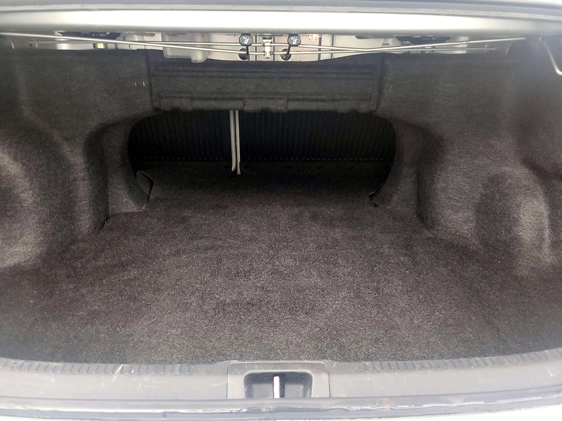 Thumbnail: 2014 Toyota Camry - 20