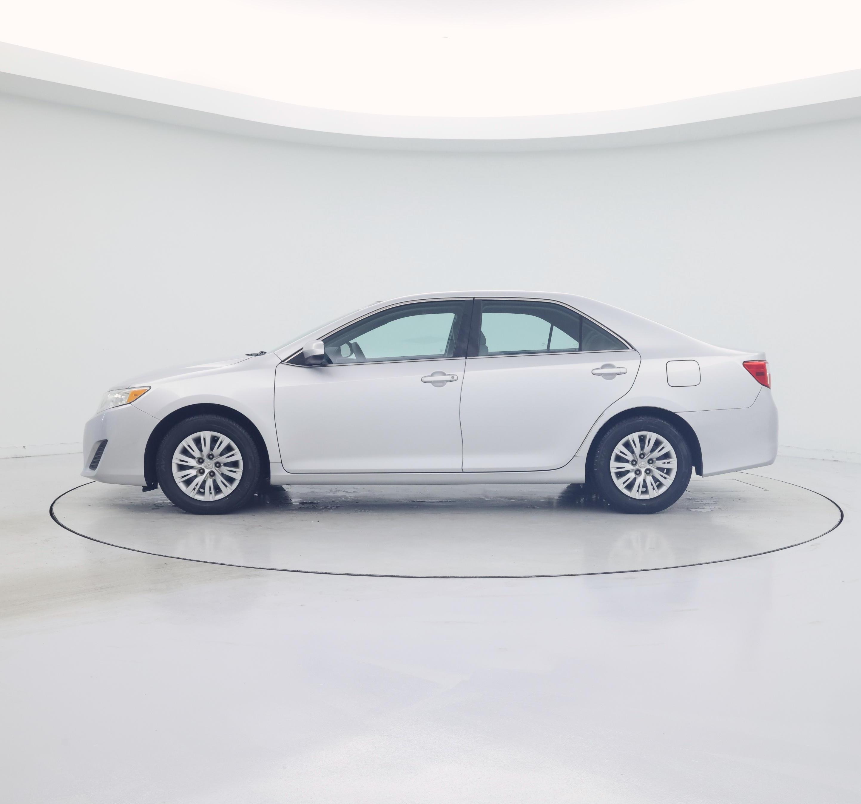 Thumbnail: 2014 Toyota Camry - 3
