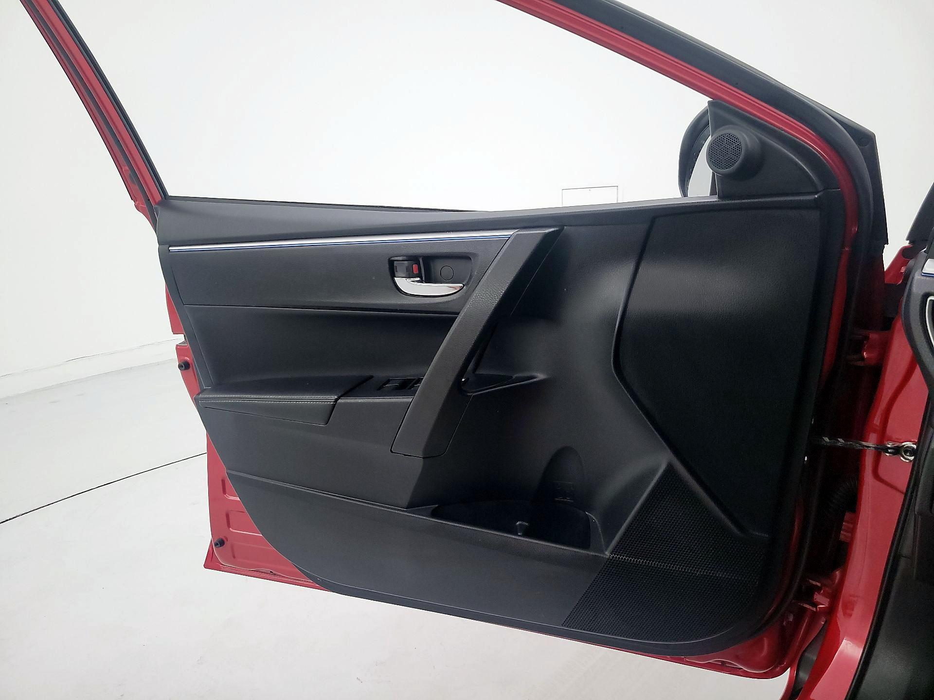 Thumbnail: 2014 Toyota Corolla - 12
