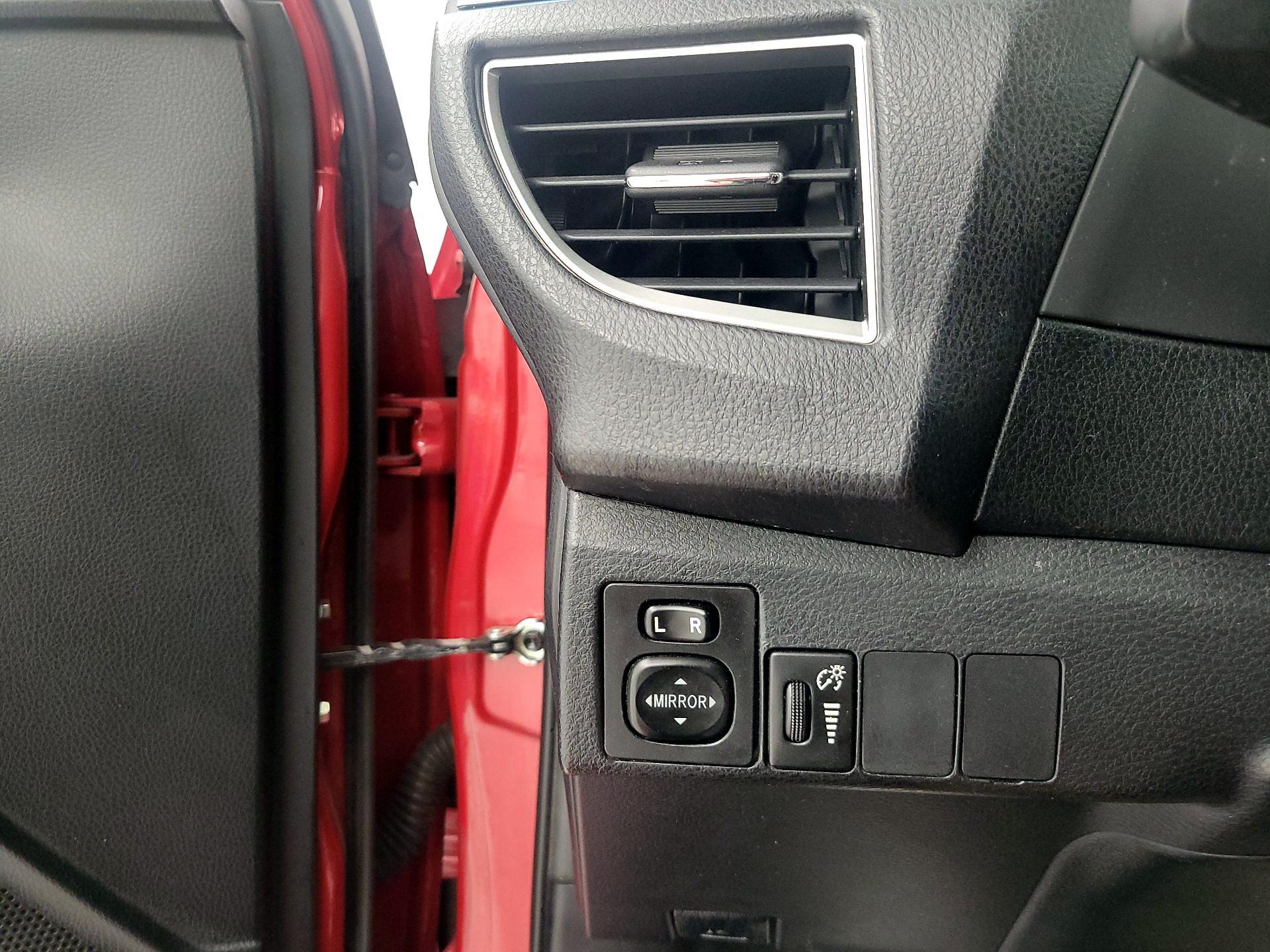 Thumbnail: 2014 Toyota Corolla - 13
