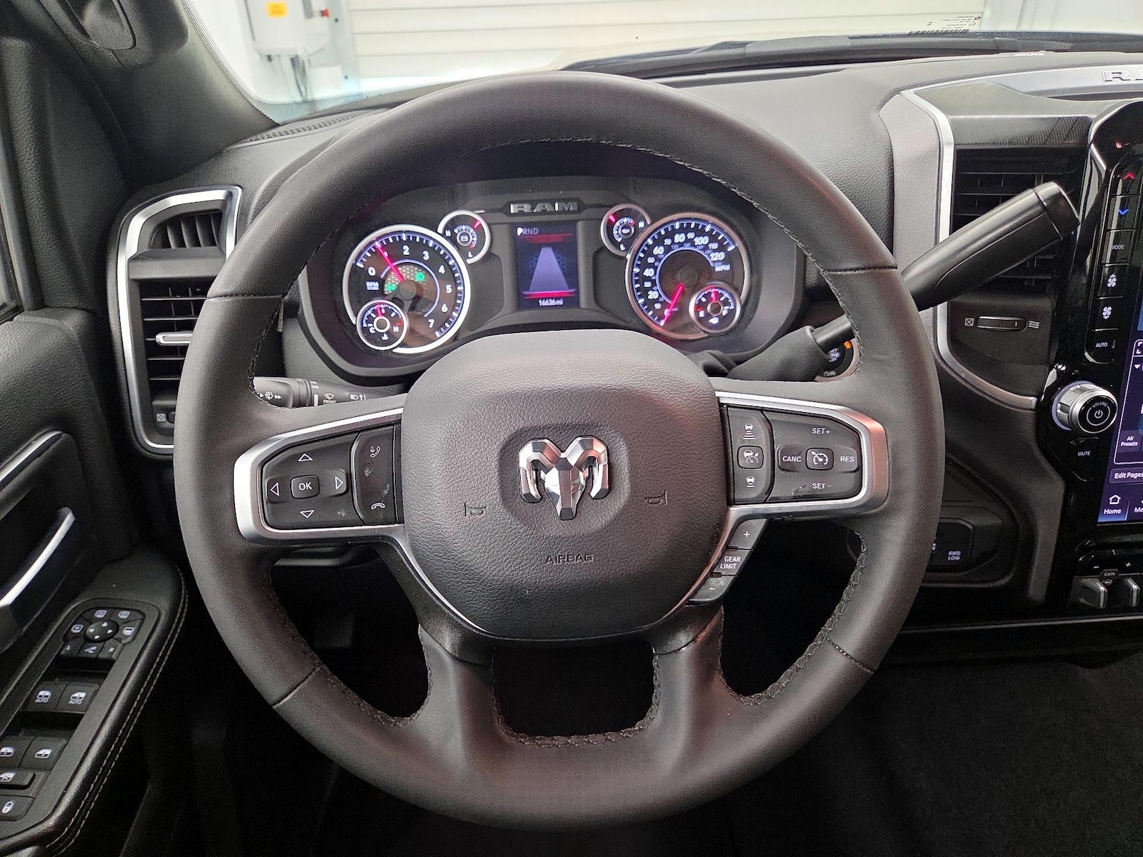 2025 RAM Ram 2500 Pickup Big Horn - Photo 11