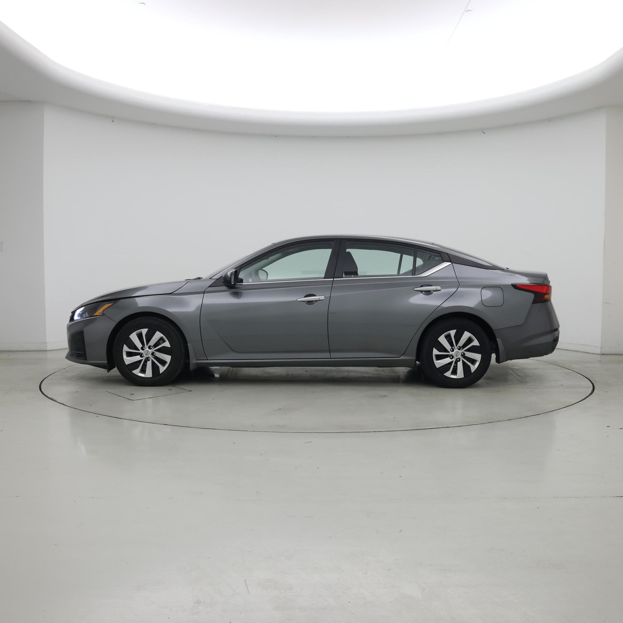 Thumbnail: 2023 Nissan Altima - 3