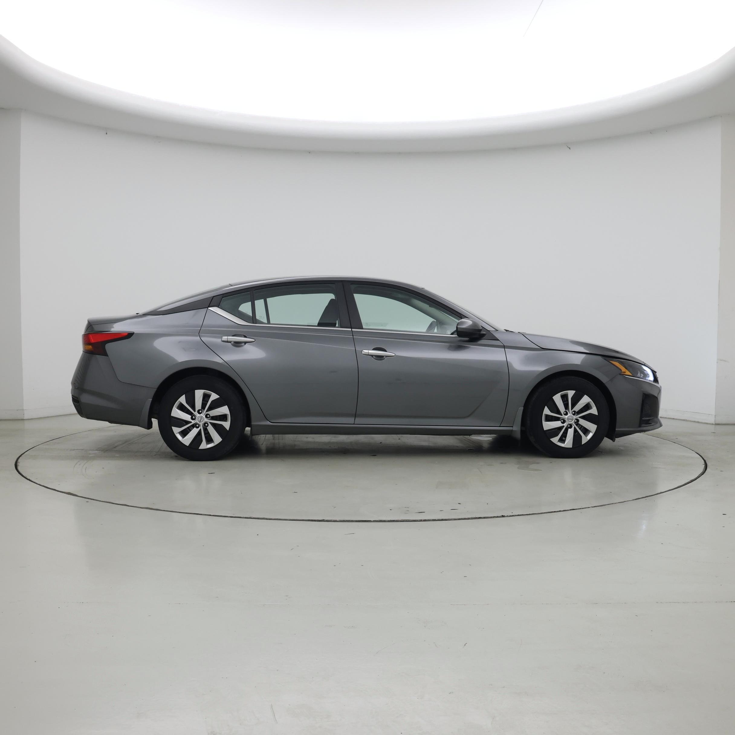 Thumbnail: 2023 Nissan Altima - 7