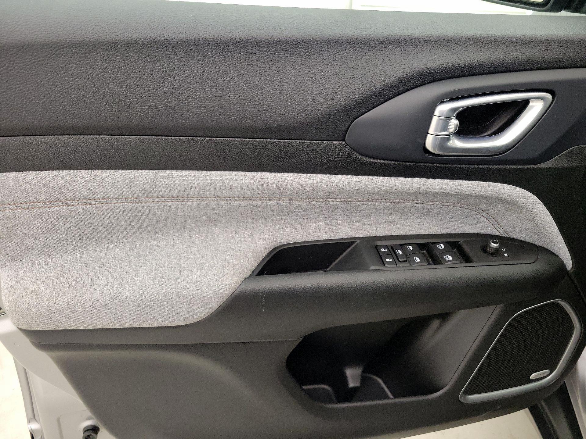 Thumbnail: 2022 Jeep Compass - 12