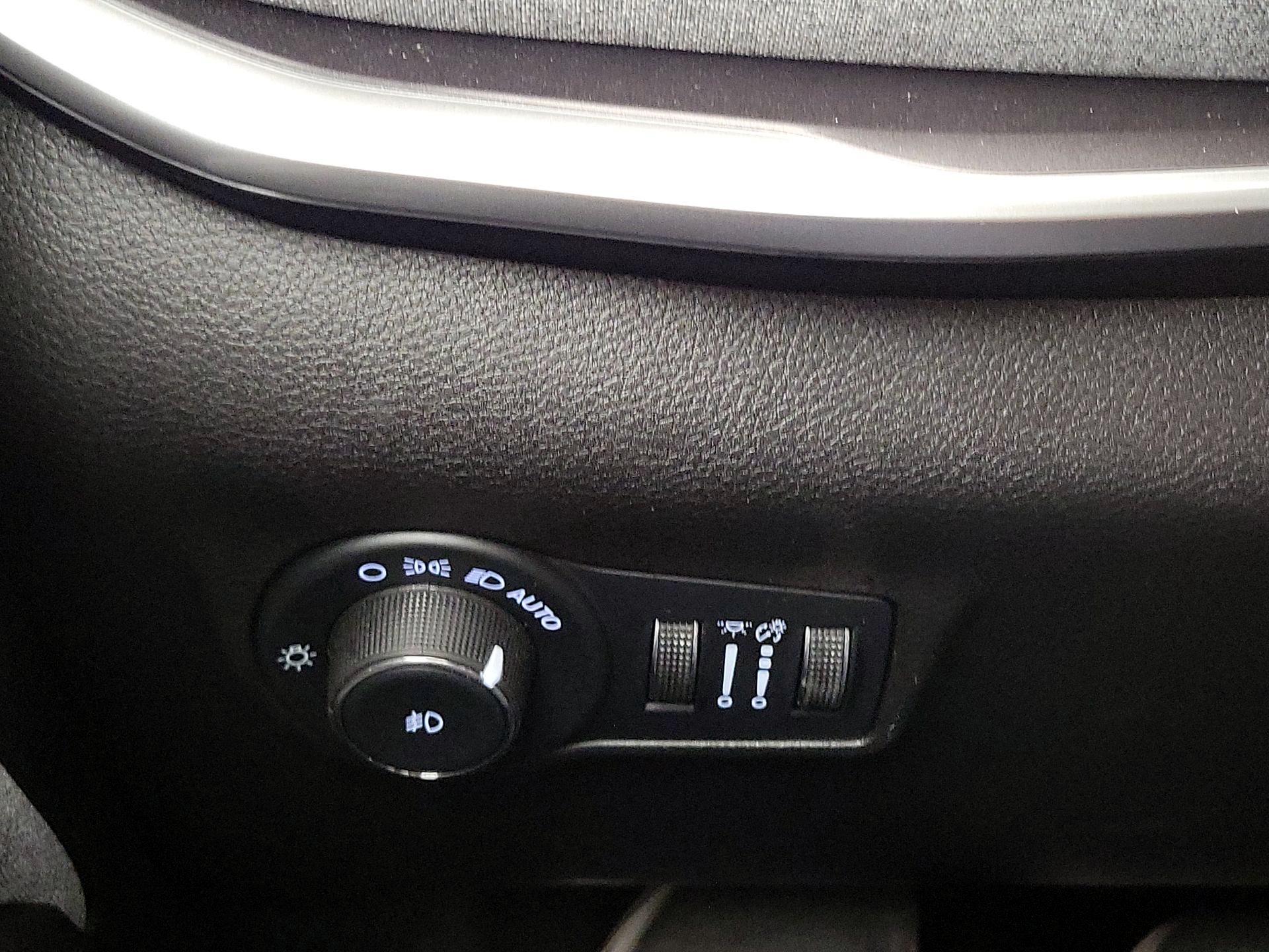 Thumbnail: 2022 Jeep Compass - 13