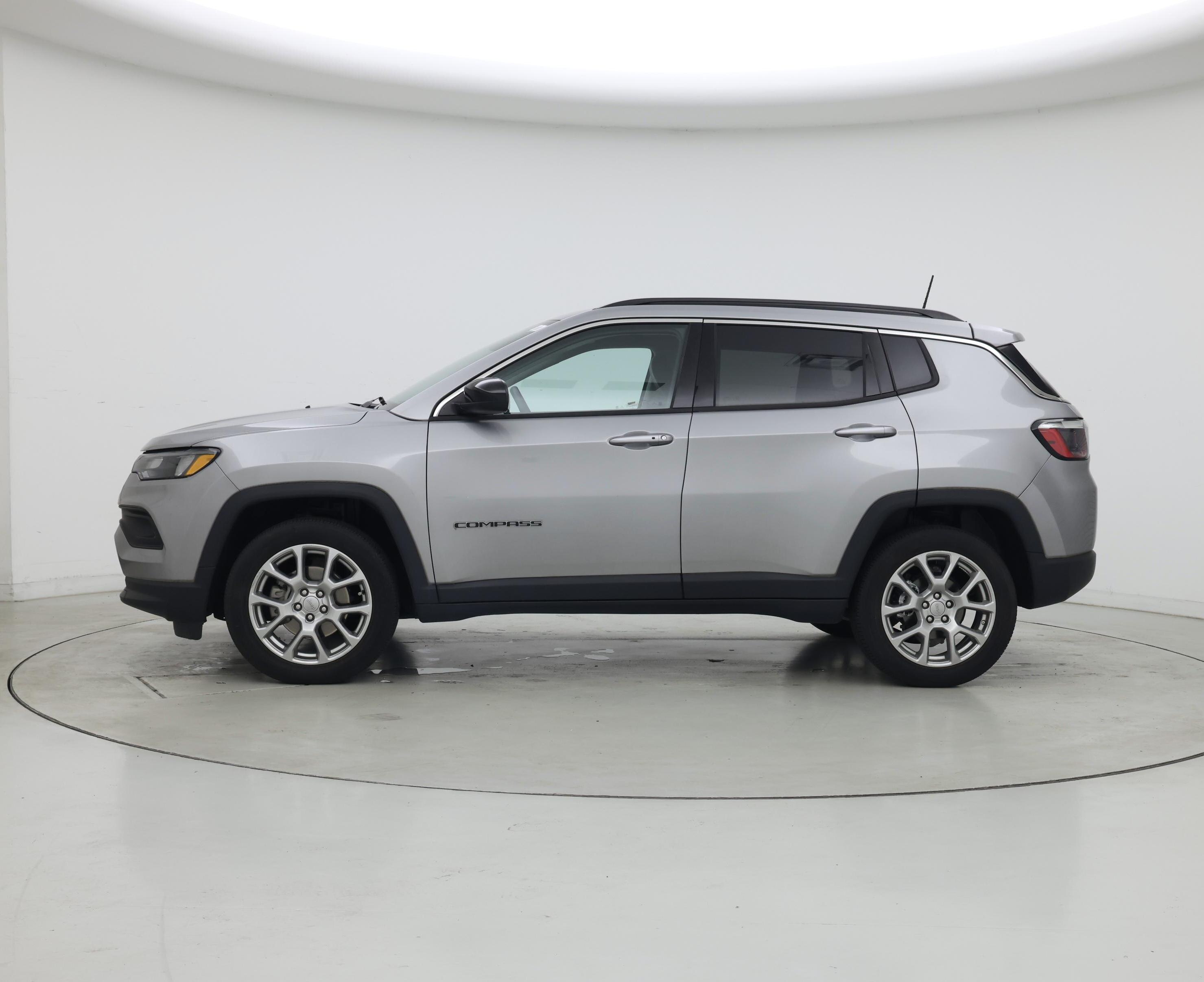 Thumbnail: 2022 Jeep Compass - 3