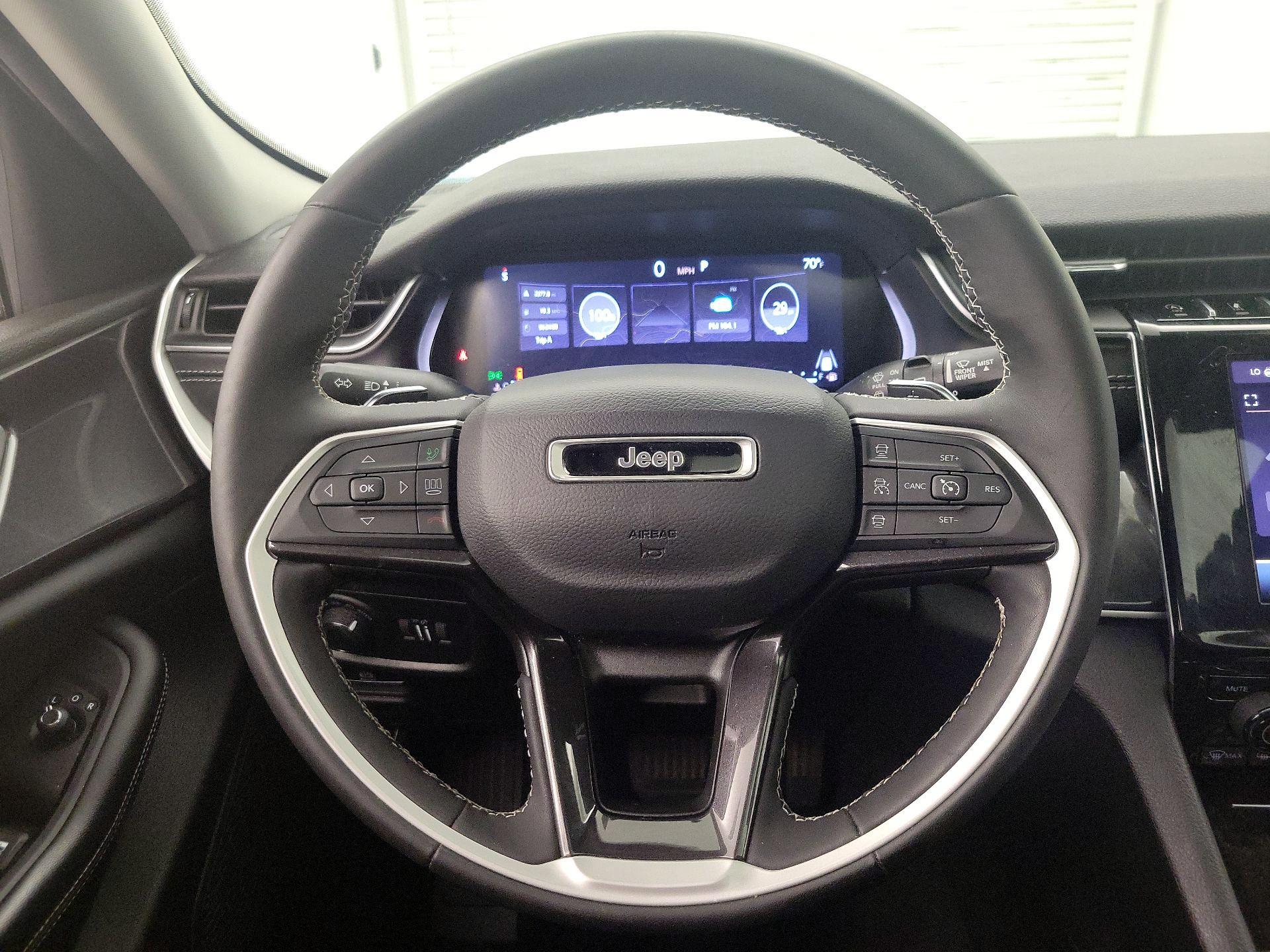 Thumbnail: 2023 Jeep Grand Cherokee - 10