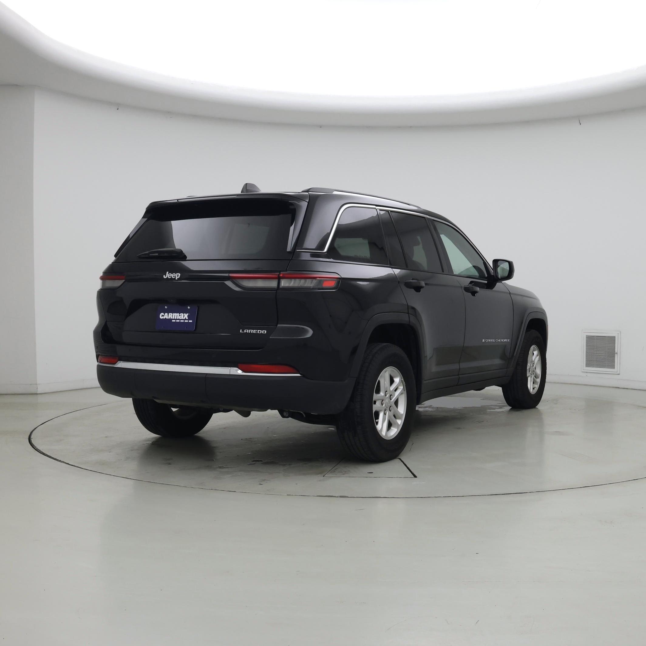 Thumbnail: 2023 Jeep Grand Cherokee - 8
