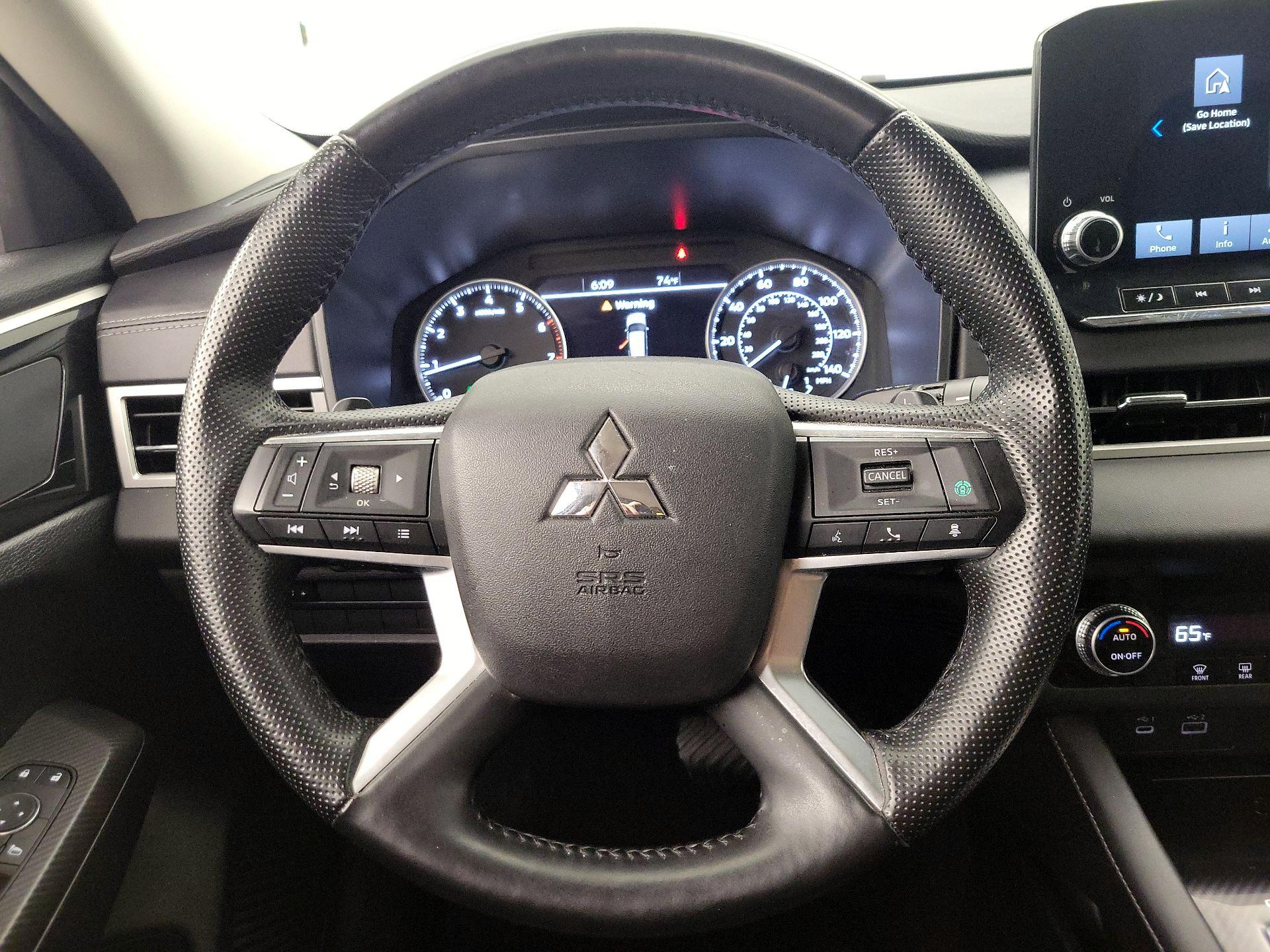 Thumbnail: 2024 Mitsubishi Outlander - 10