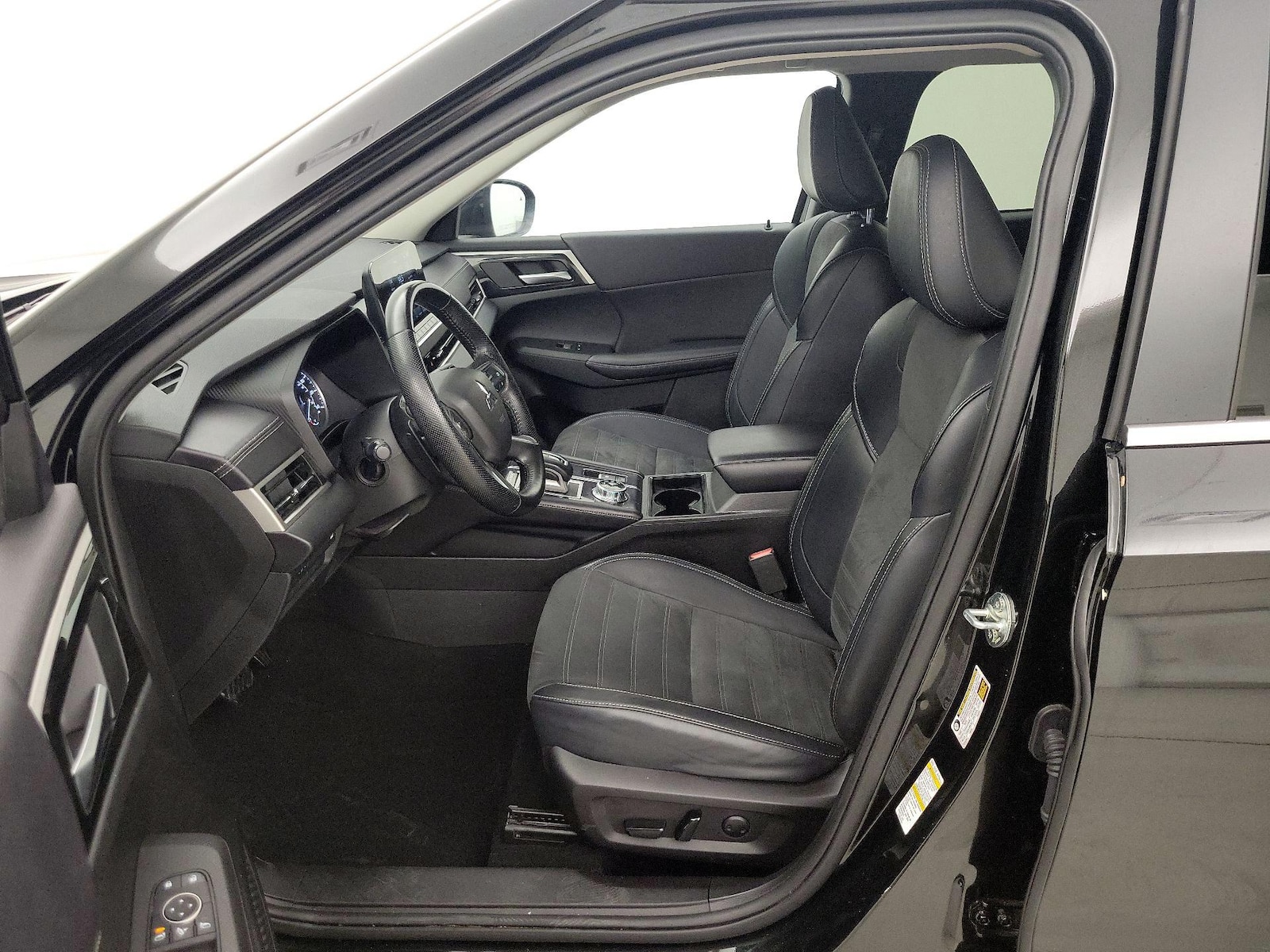 2024 Mitsubishi Outlander SE - Photo 12
