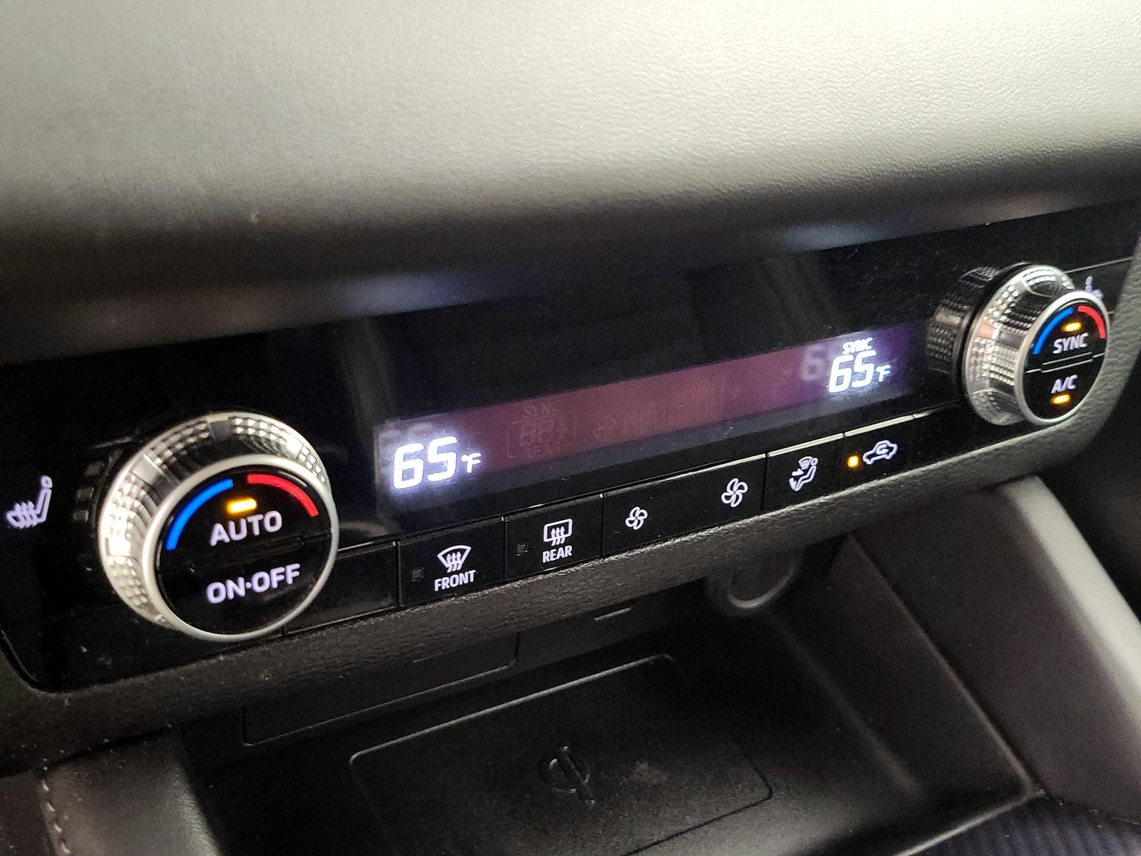 2024 Mitsubishi Outlander SE - Photo 18