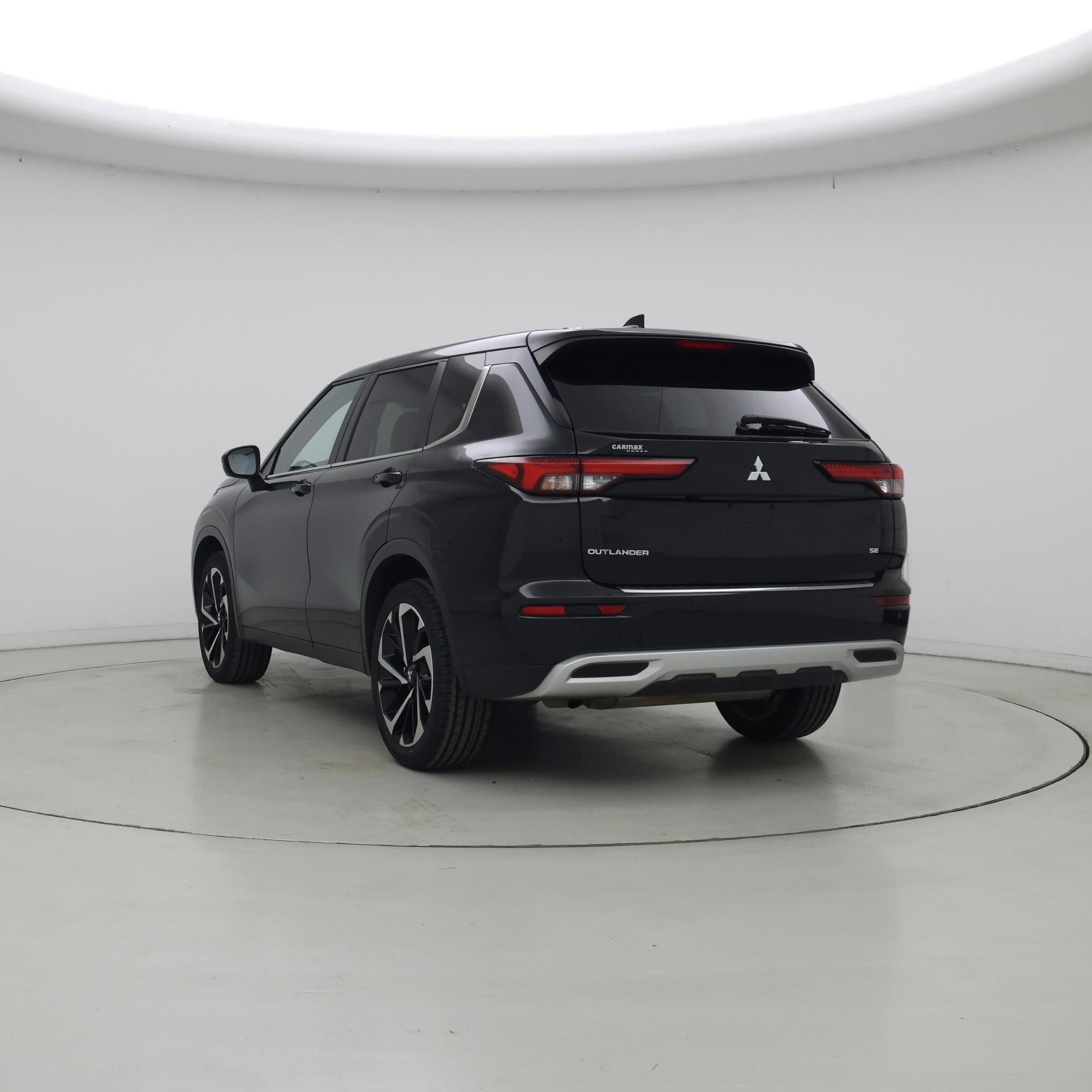 Thumbnail: 2024 Mitsubishi Outlander - 2
