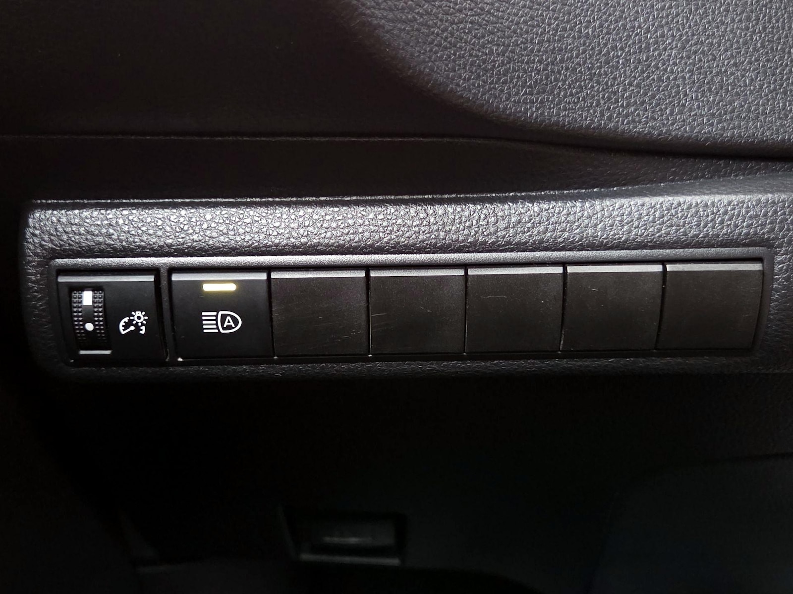 2025 Toyota Corolla SE - Photo 14