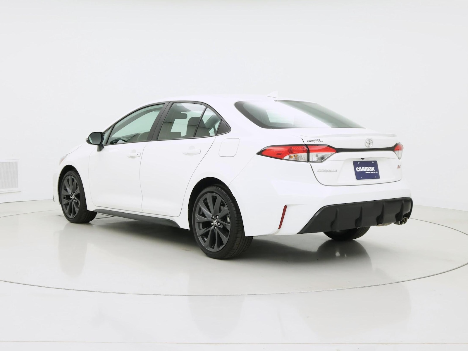 2025 Toyota Corolla SE - Photo 3