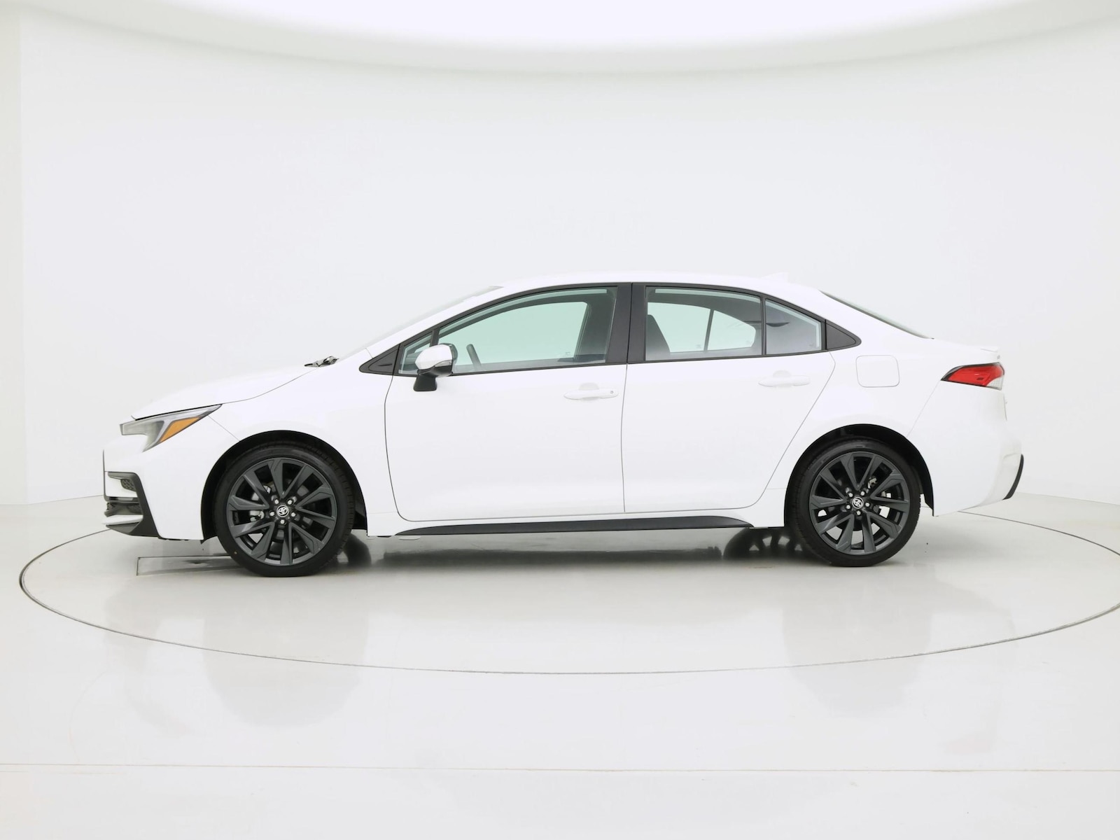 2025 Toyota Corolla SE - Photo 4