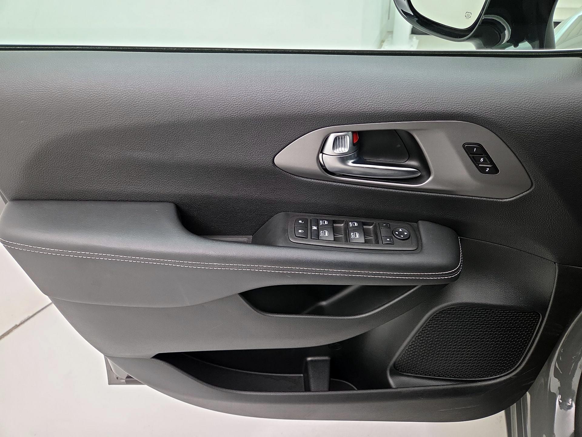 Thumbnail: 2025 Chrysler Pacifica - 12