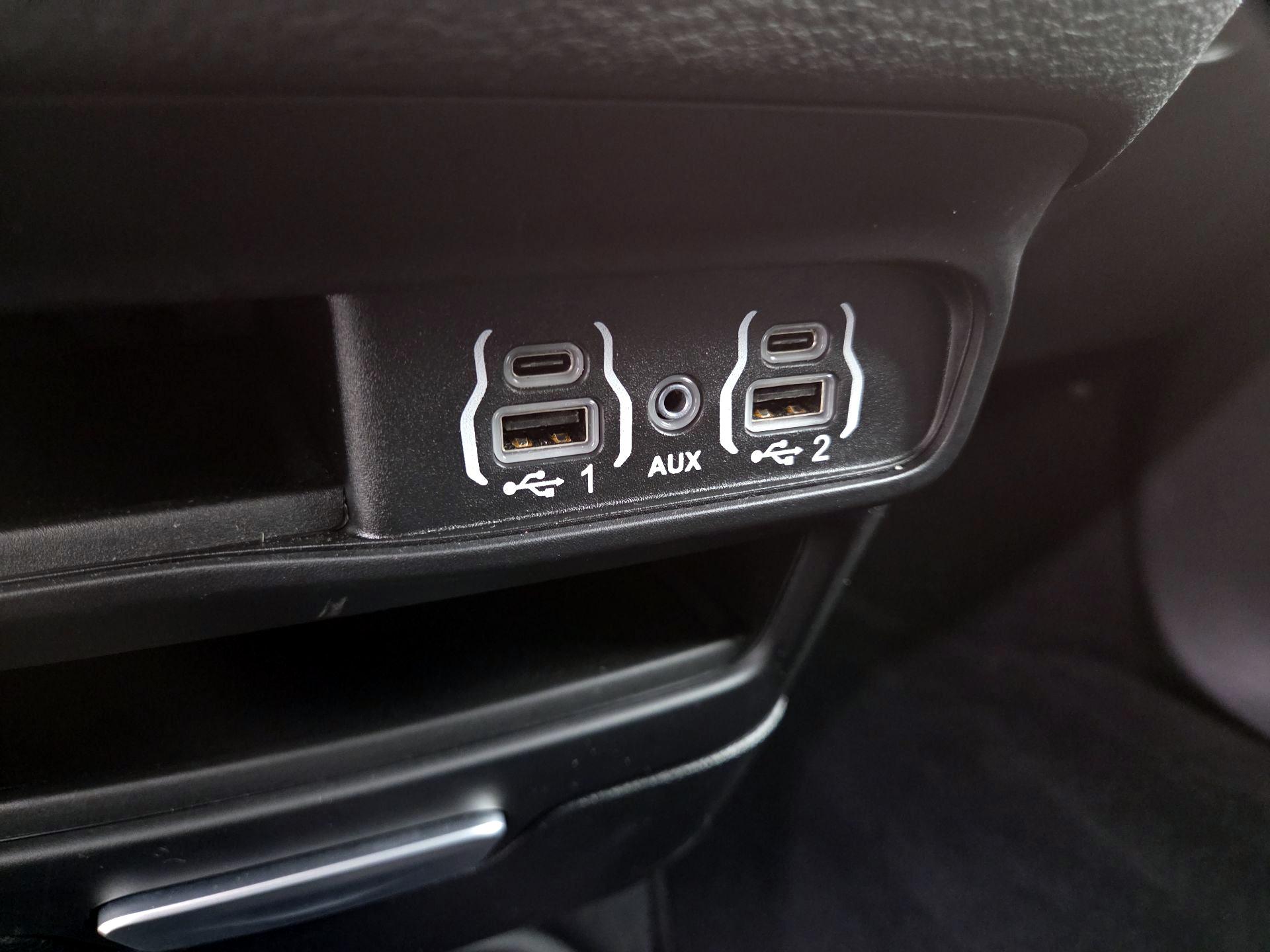 Thumbnail: 2025 Chrysler Pacifica - 18