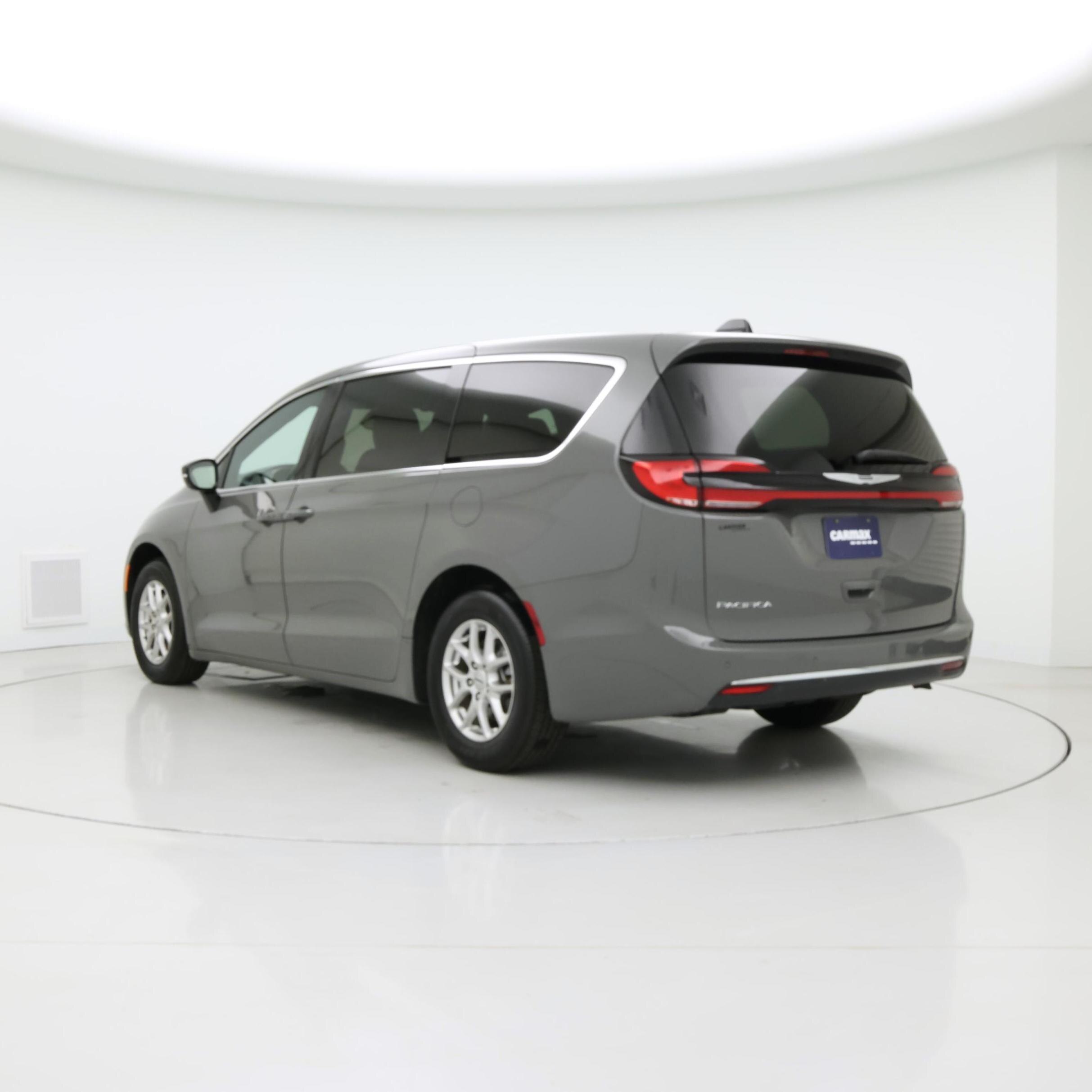 Thumbnail: 2025 Chrysler Pacifica - 2