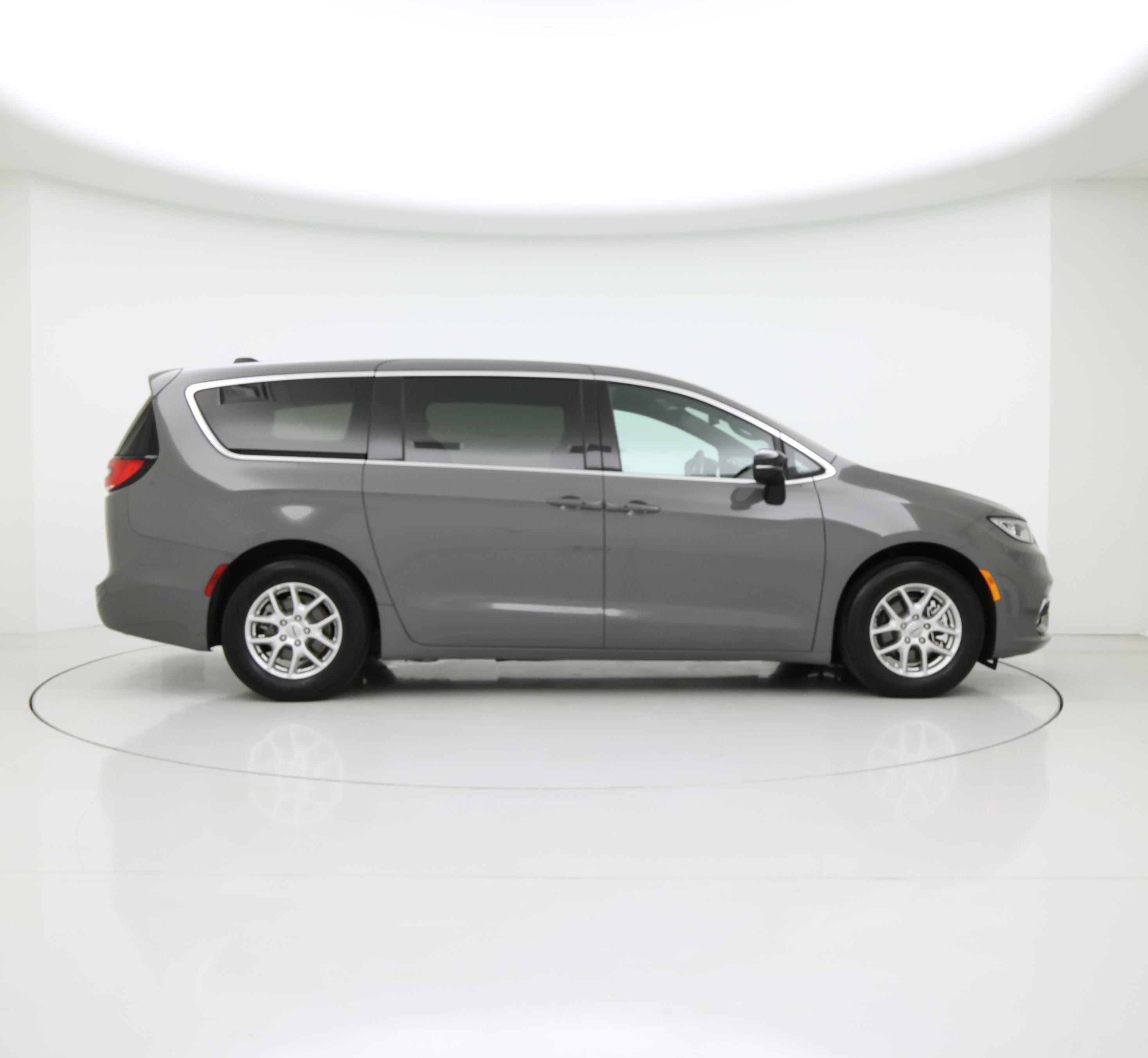 Thumbnail: 2025 Chrysler Pacifica - 7