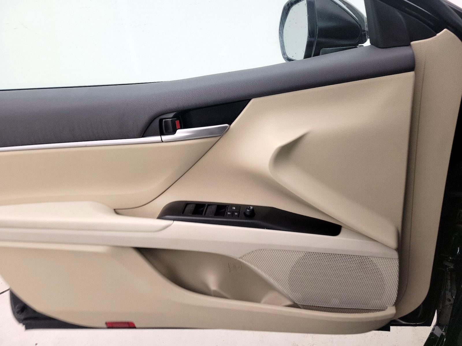 2024 Toyota Camry LE - Photo 13