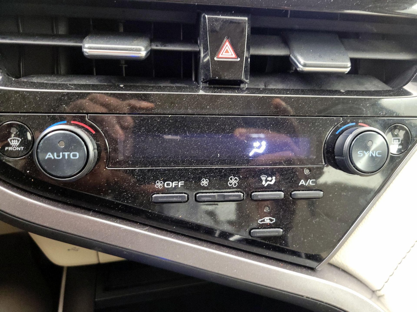 2024 Toyota Camry LE - Photo 17