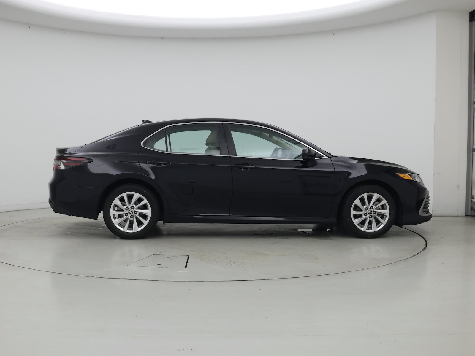 2024 Toyota Camry LE - Photo 8