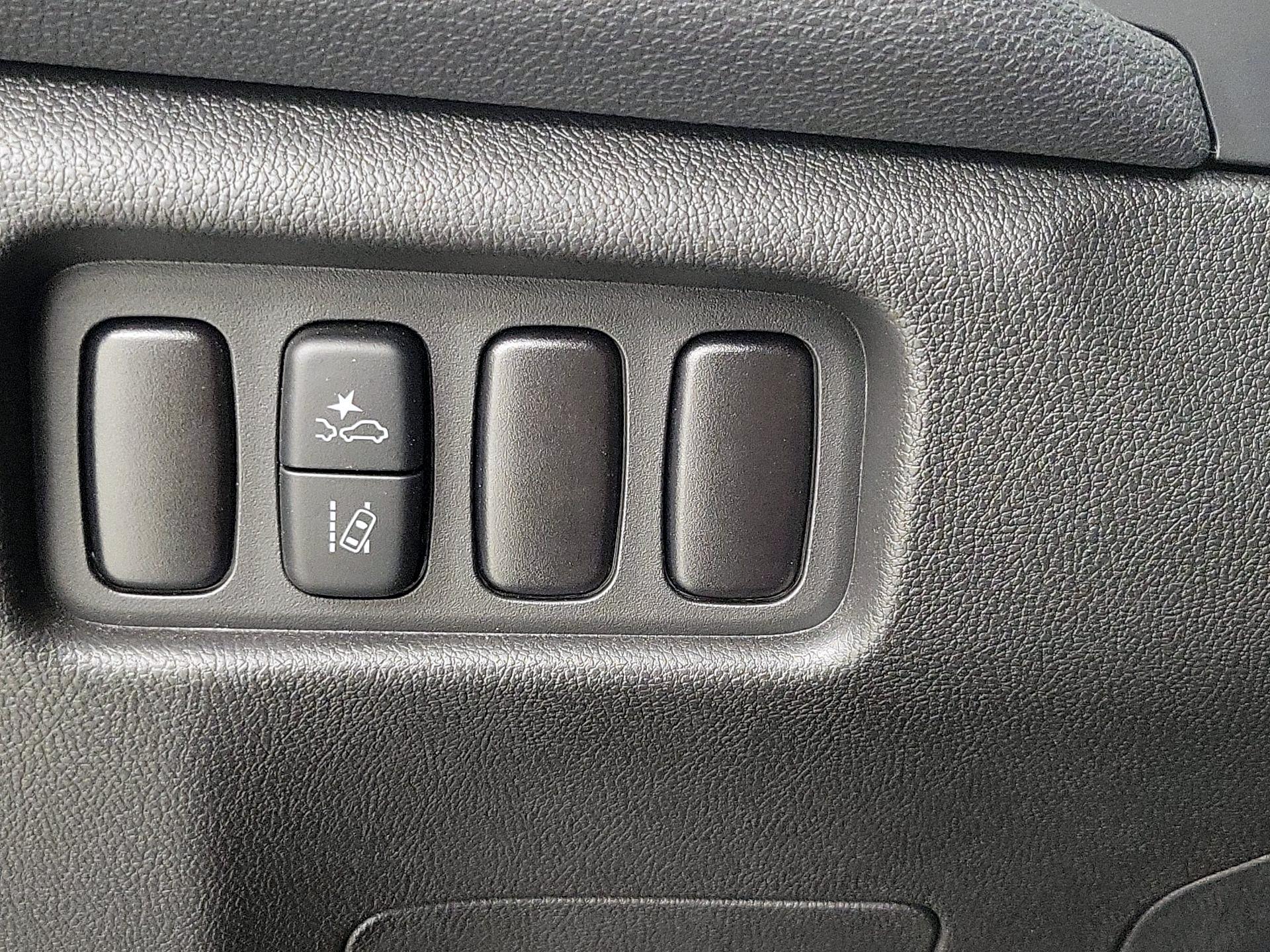 Thumbnail: 2025 Mitsubishi Outlander Sport - 13
