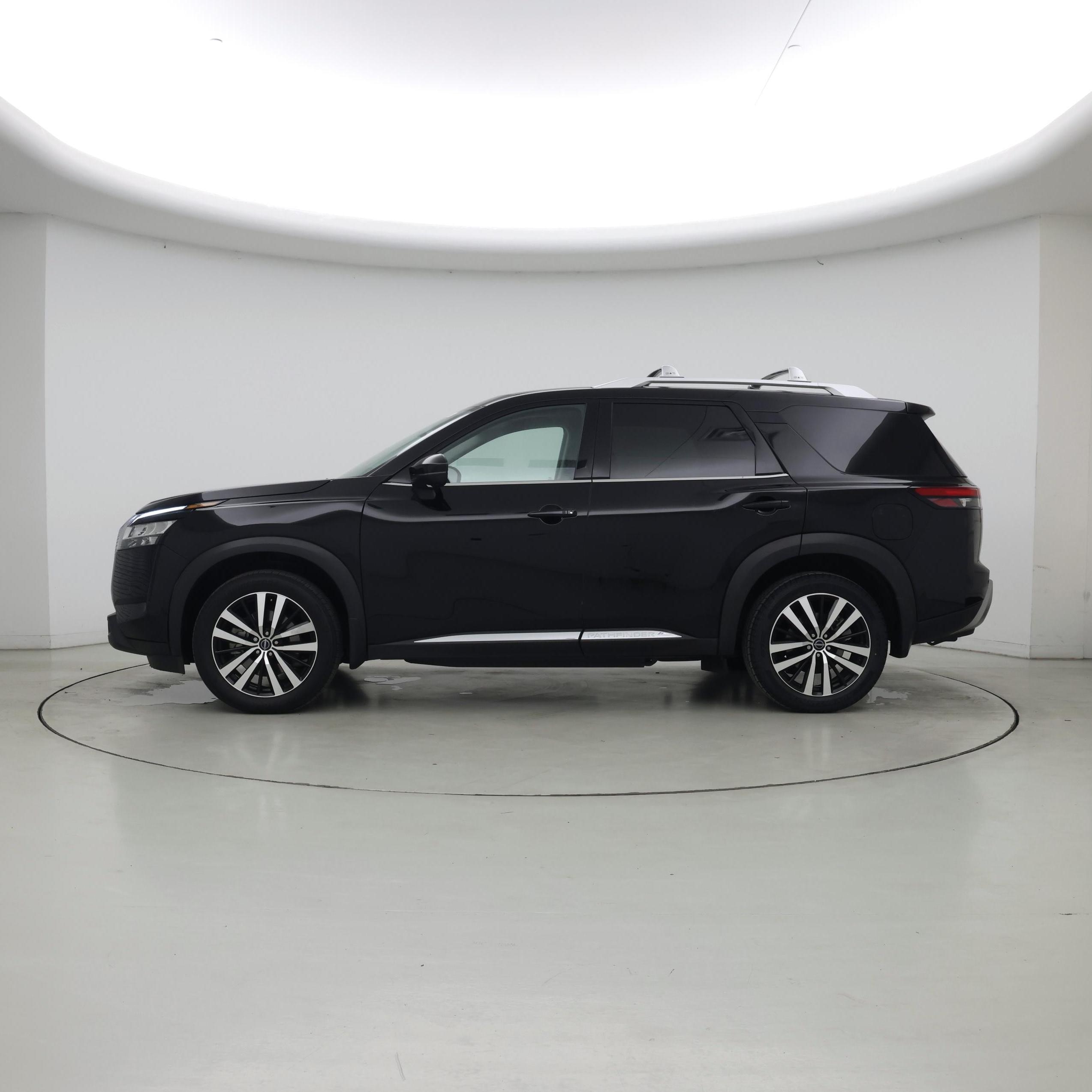 Thumbnail: 2023 Nissan Pathfinder - 3