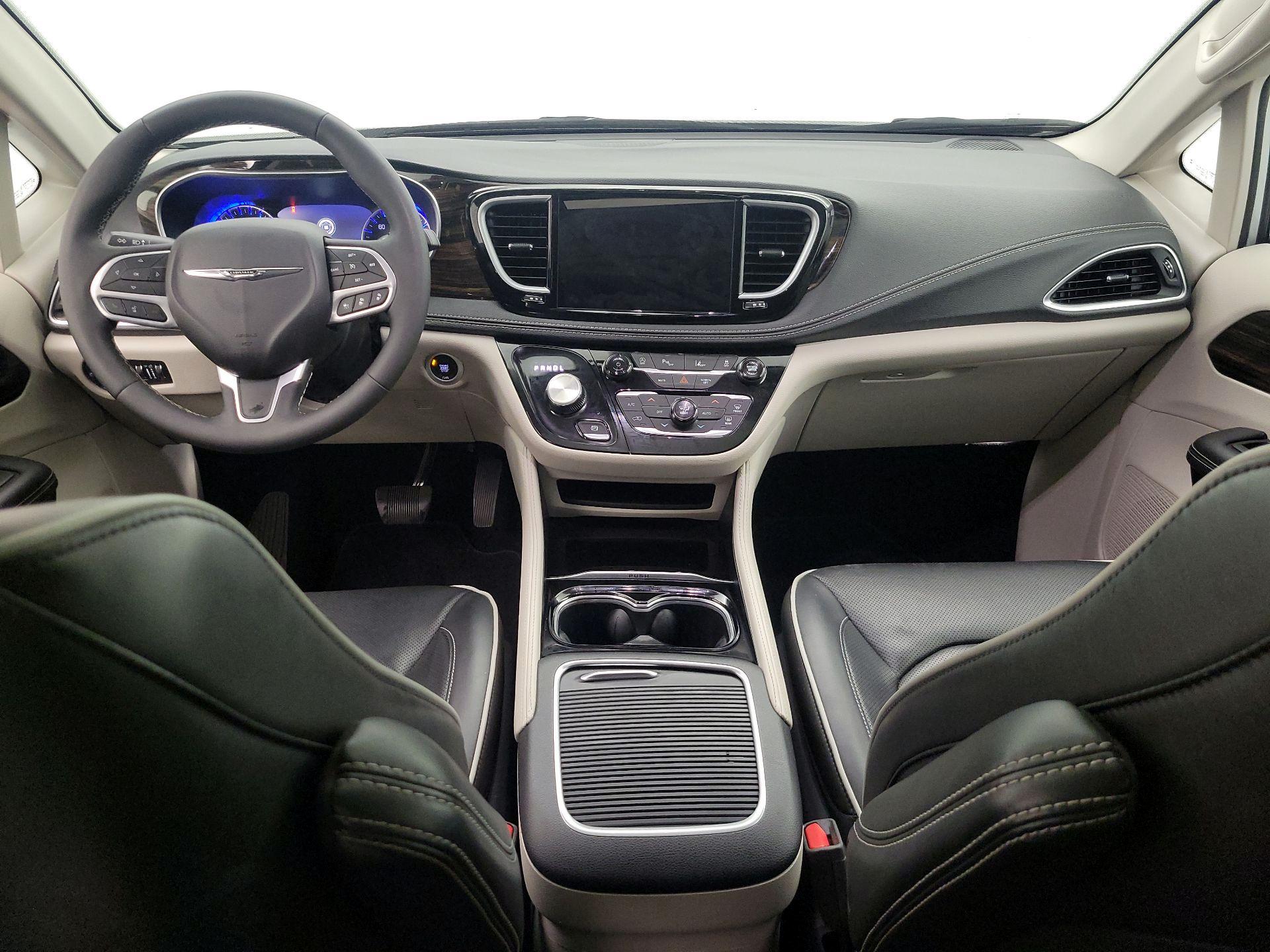 Thumbnail: 2024 Chrysler Pacifica - 9
