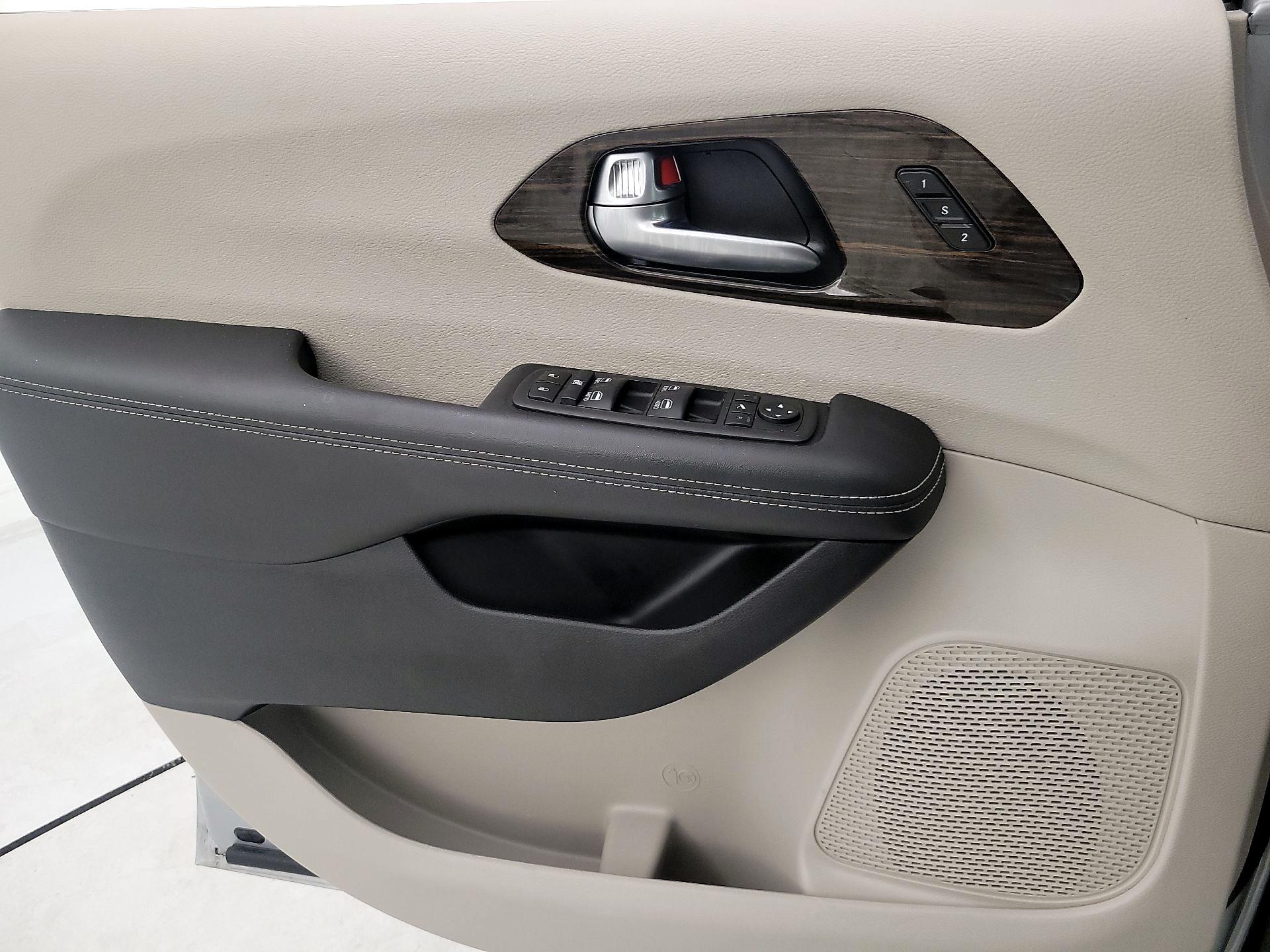 Thumbnail: 2024 Chrysler Pacifica - 12