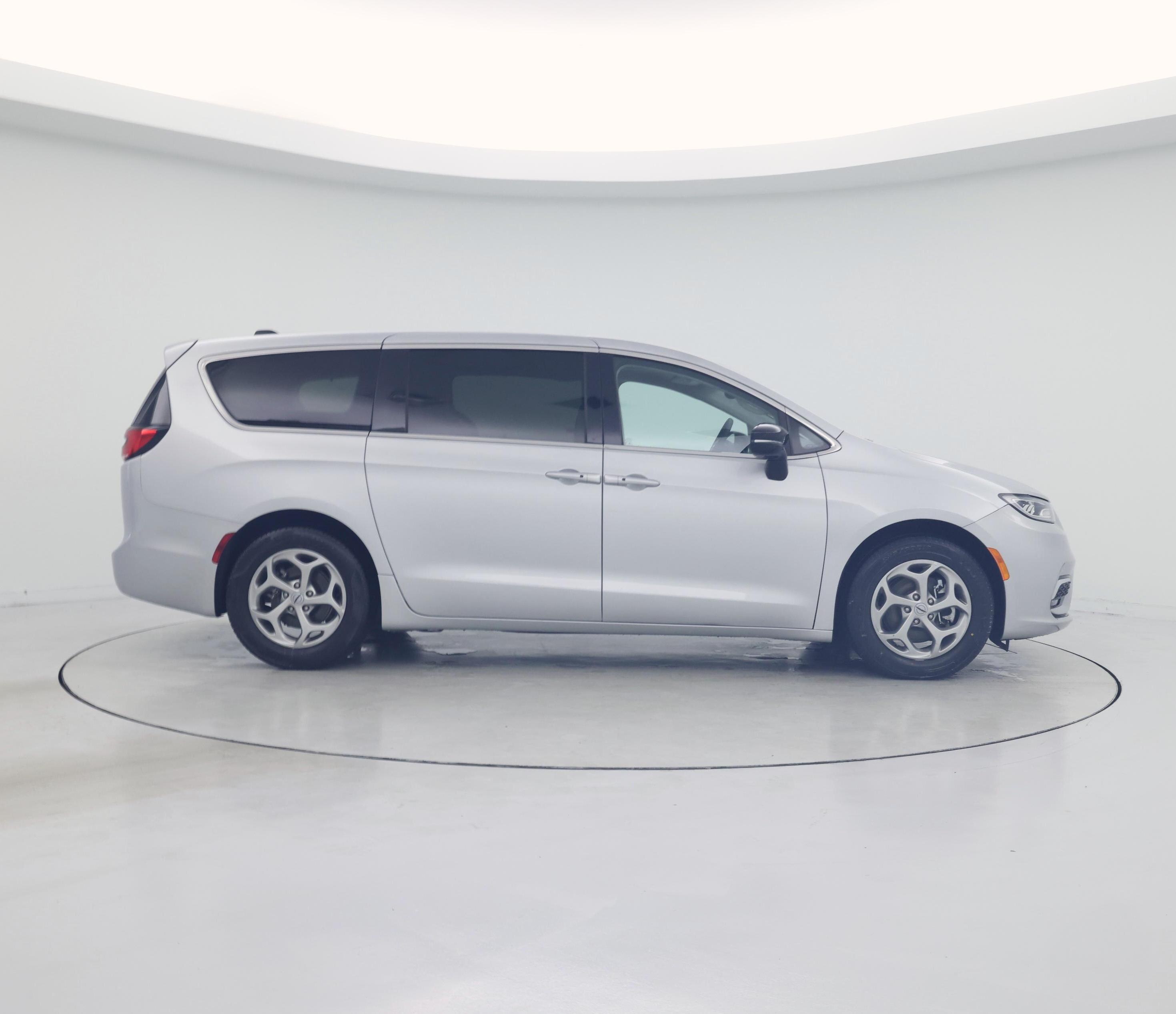 Thumbnail: 2024 Chrysler Pacifica - 7