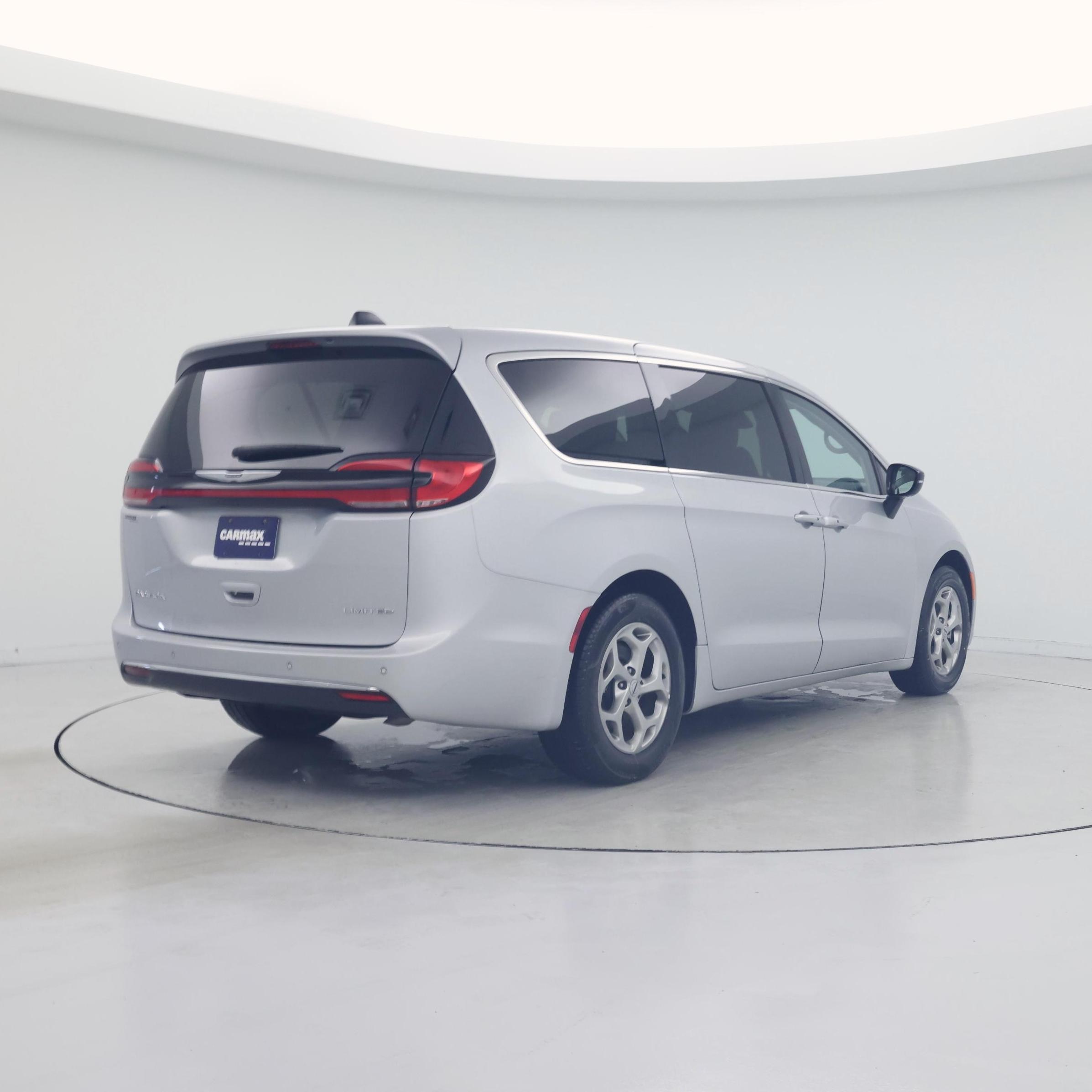 Thumbnail: 2024 Chrysler Pacifica - 8