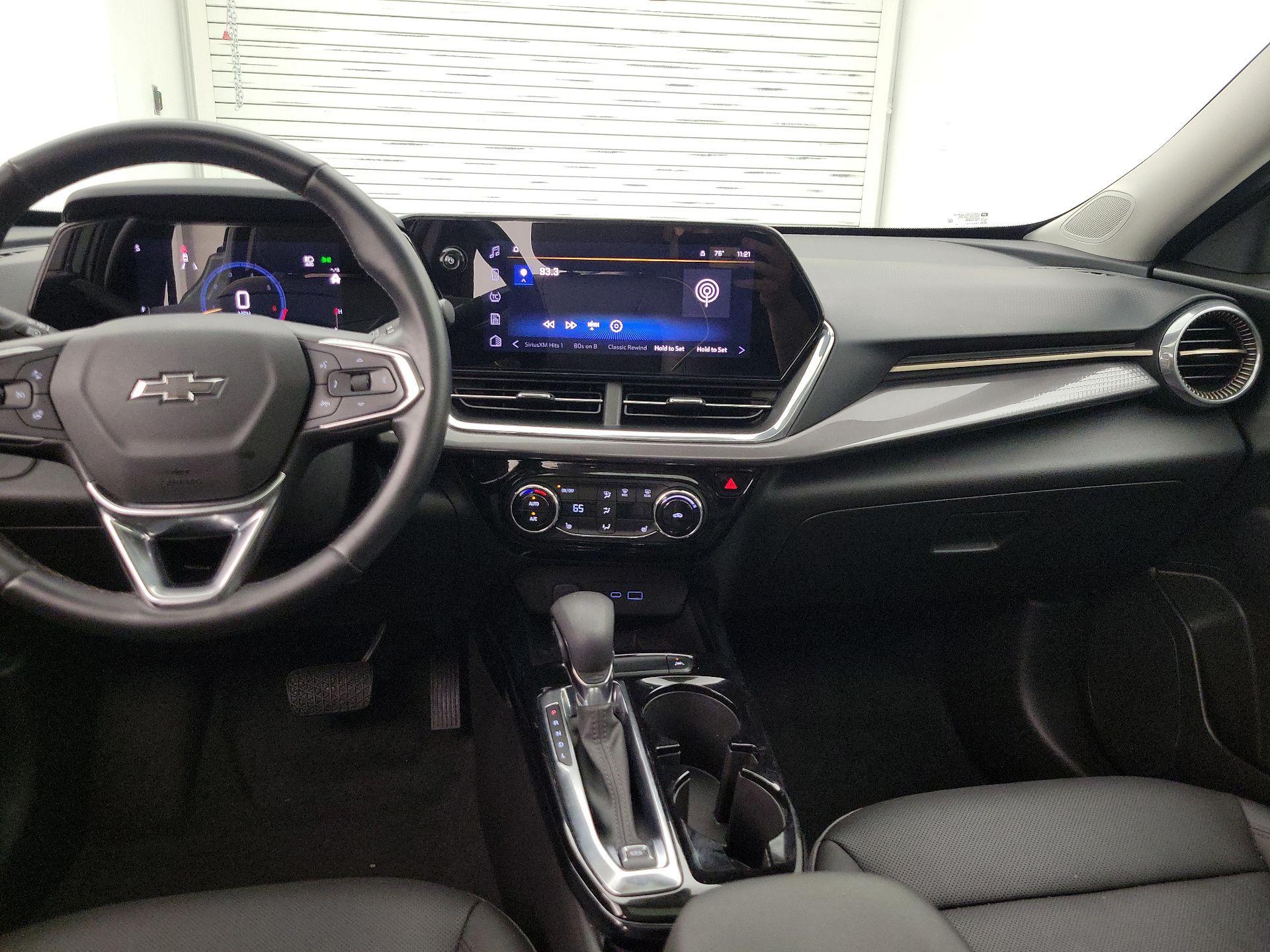 Thumbnail: 2024 Chevrolet Trax - 9