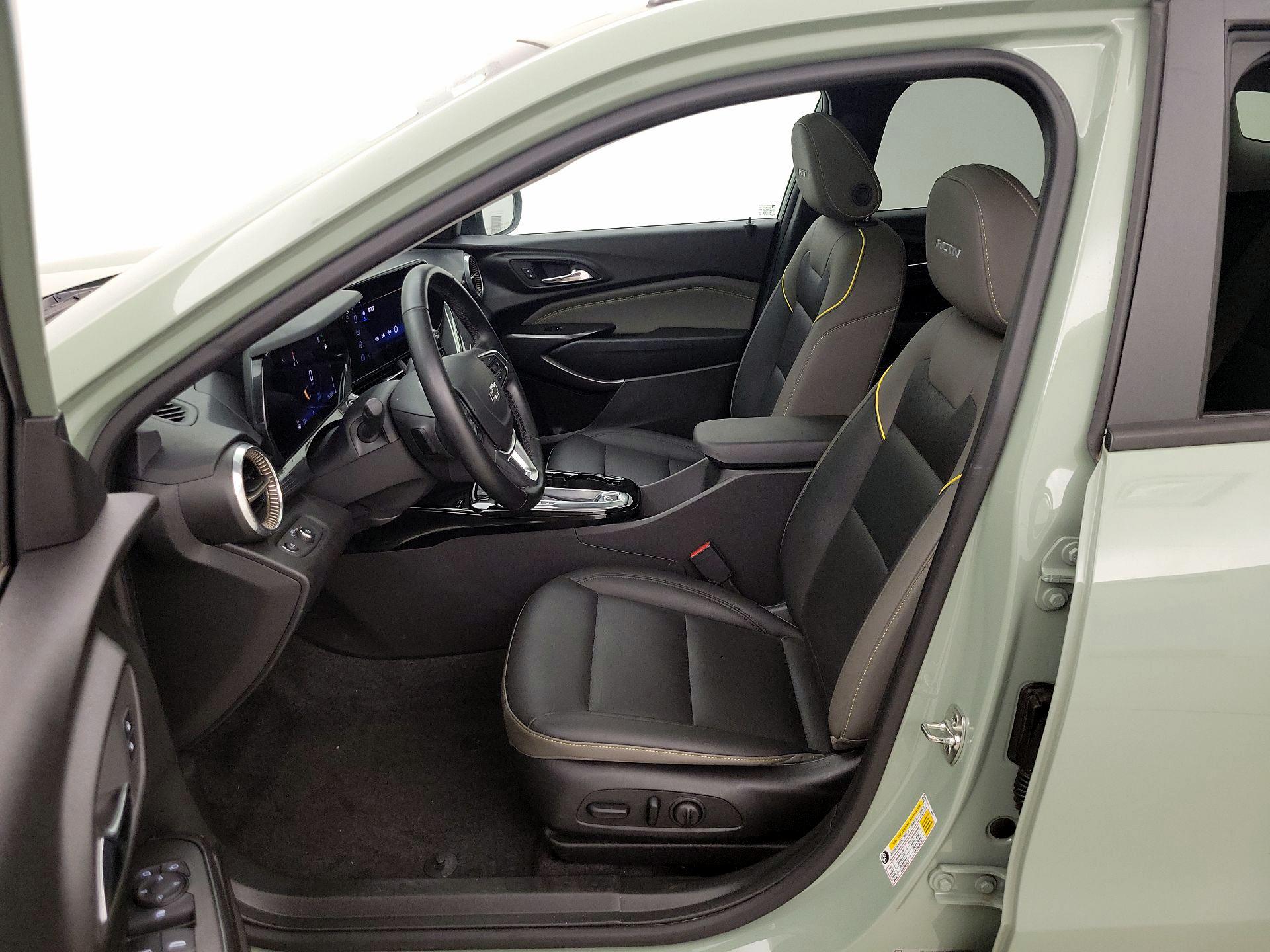 Thumbnail: 2024 Chevrolet Trax - 11