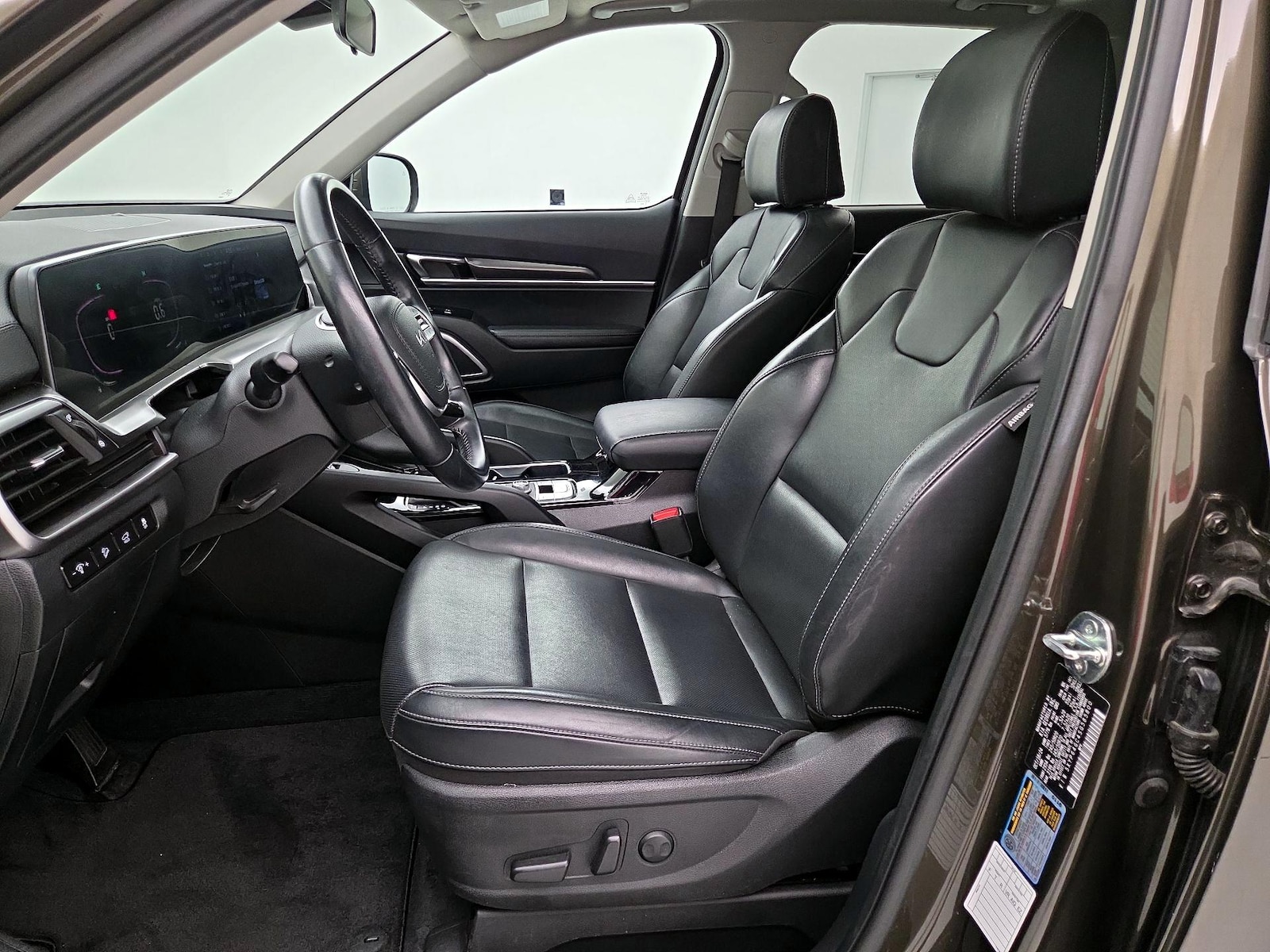 2025 Kia Telluride S - Photo 12