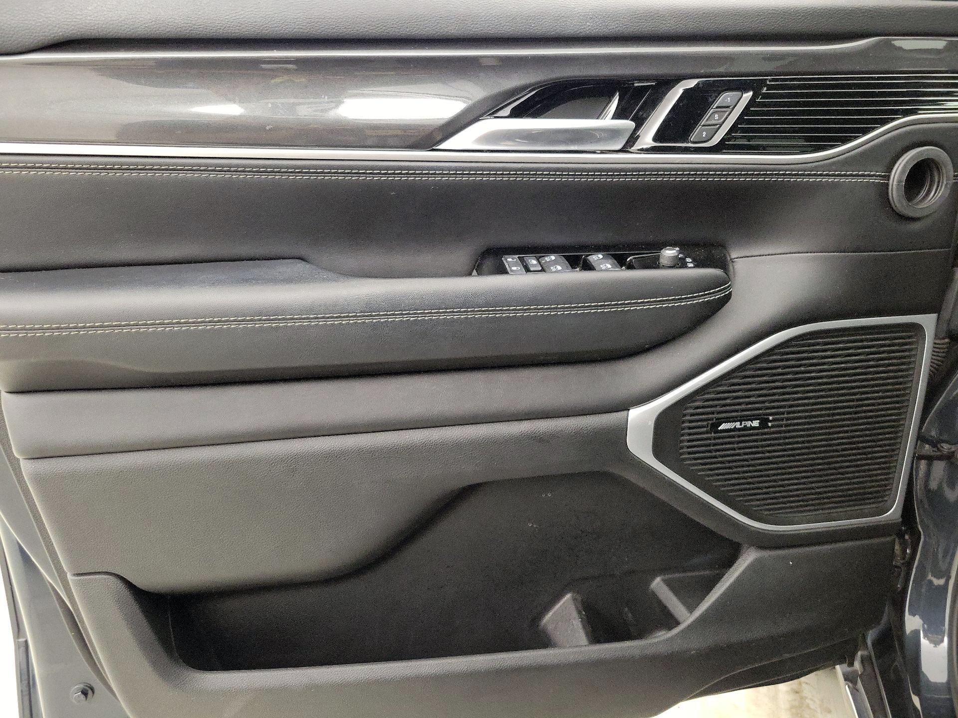 Thumbnail: 2022 Jeep Wagoneer - 12