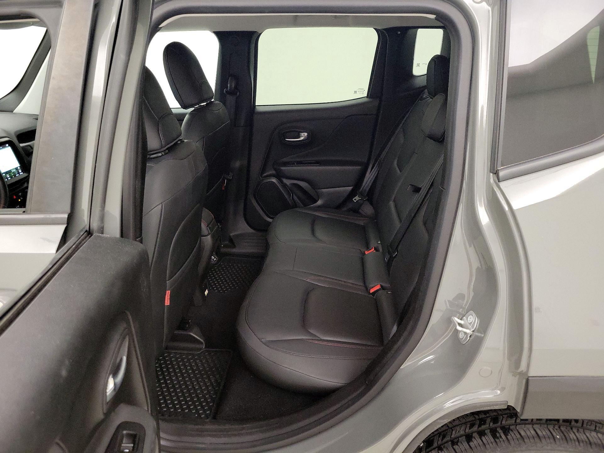 Thumbnail: 2022 Jeep Renegade - 20