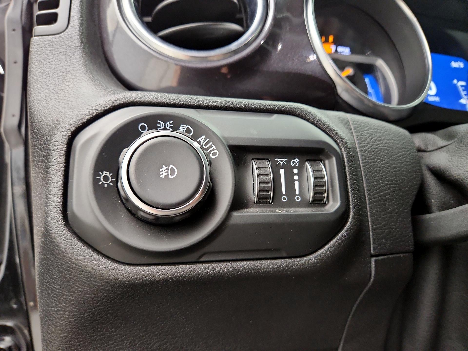 Thumbnail: 2021 Jeep Wrangler - 13