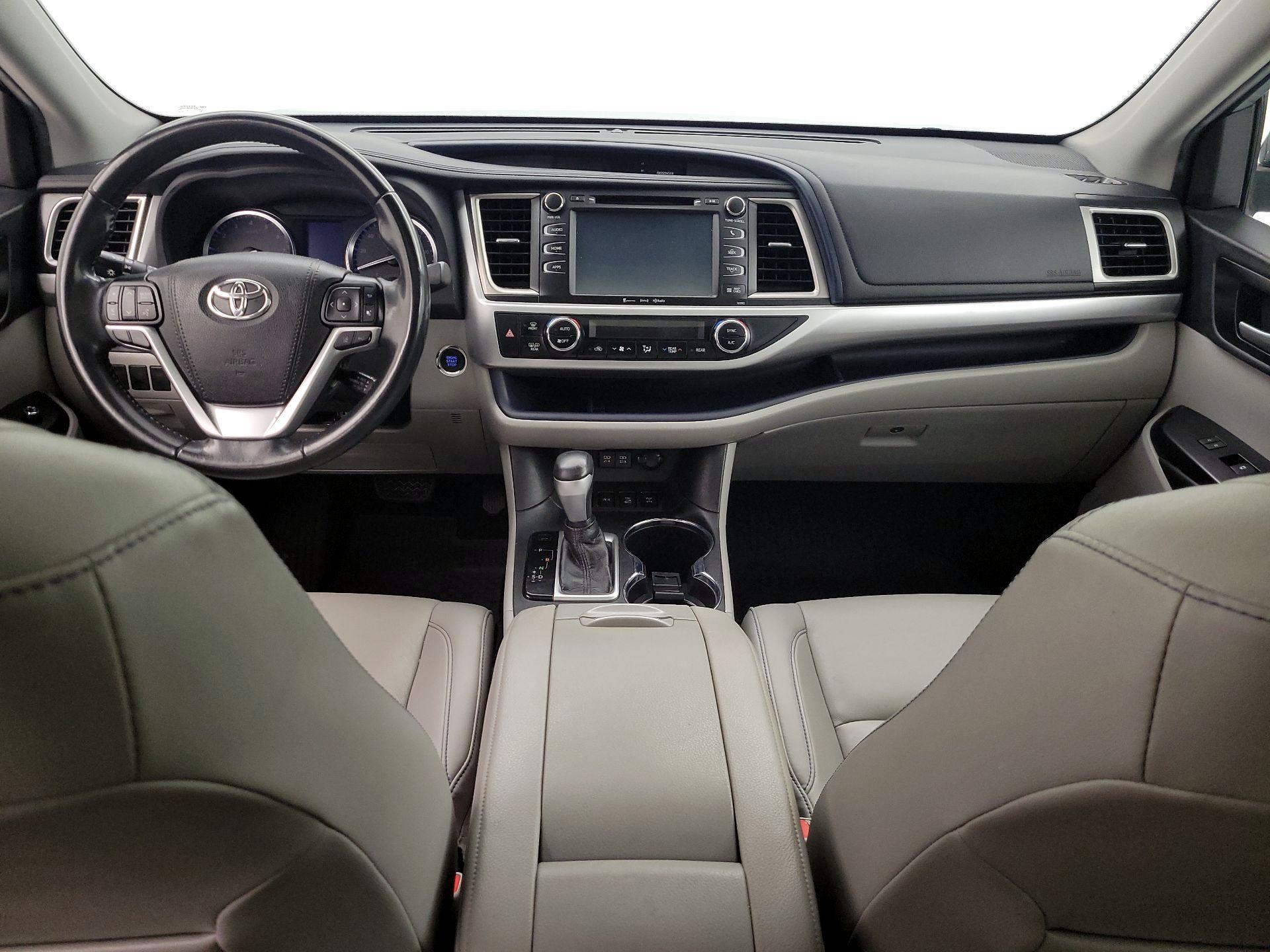Thumbnail: 2019 Toyota Highlander - 9