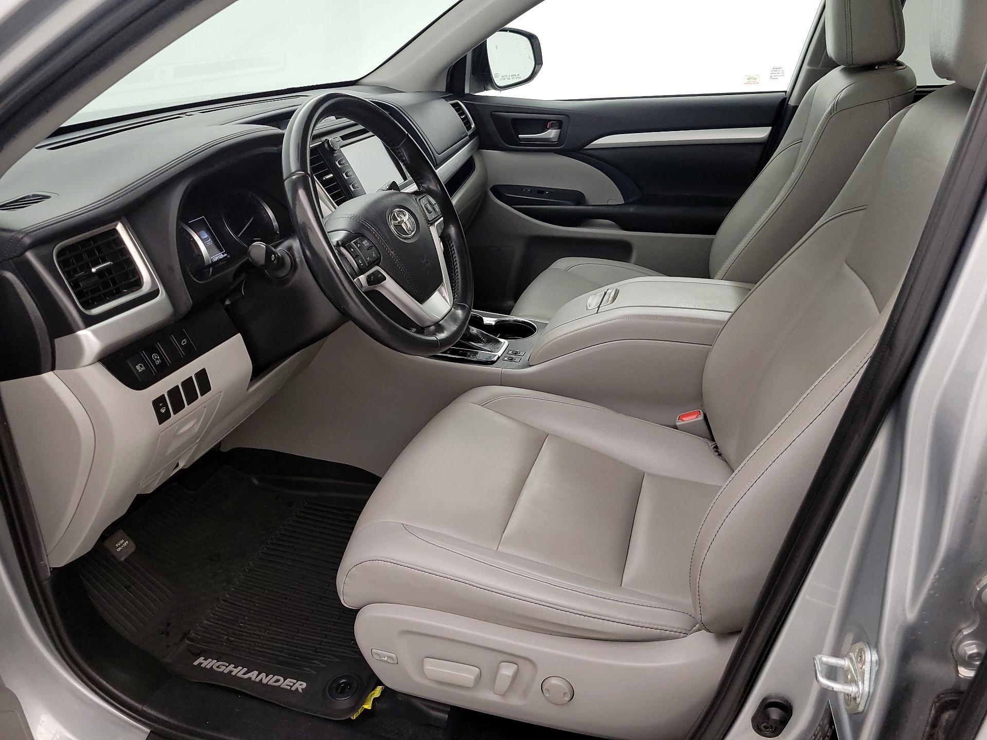 Thumbnail: 2019 Toyota Highlander - 11