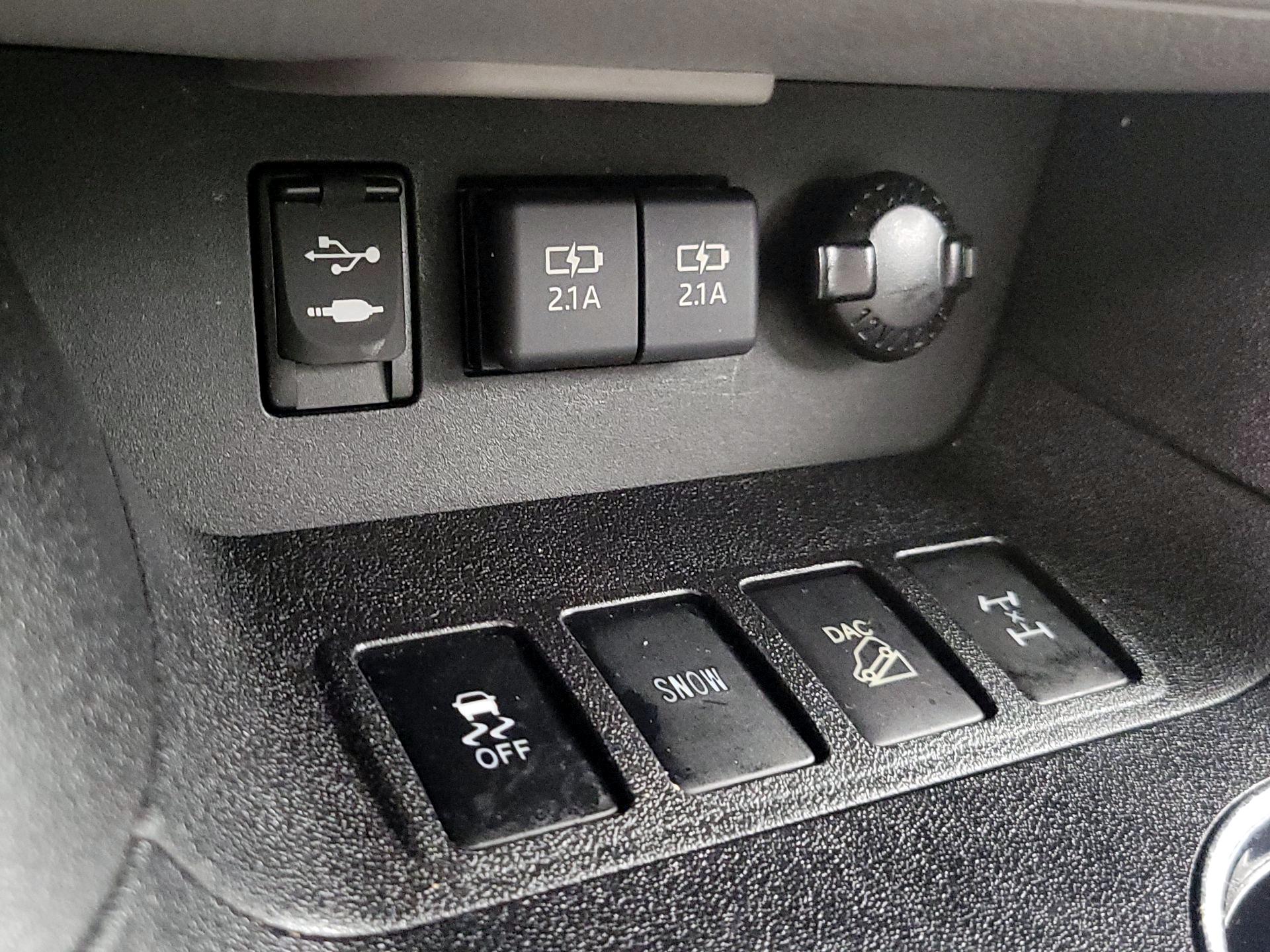 Thumbnail: 2019 Toyota Highlander - 19